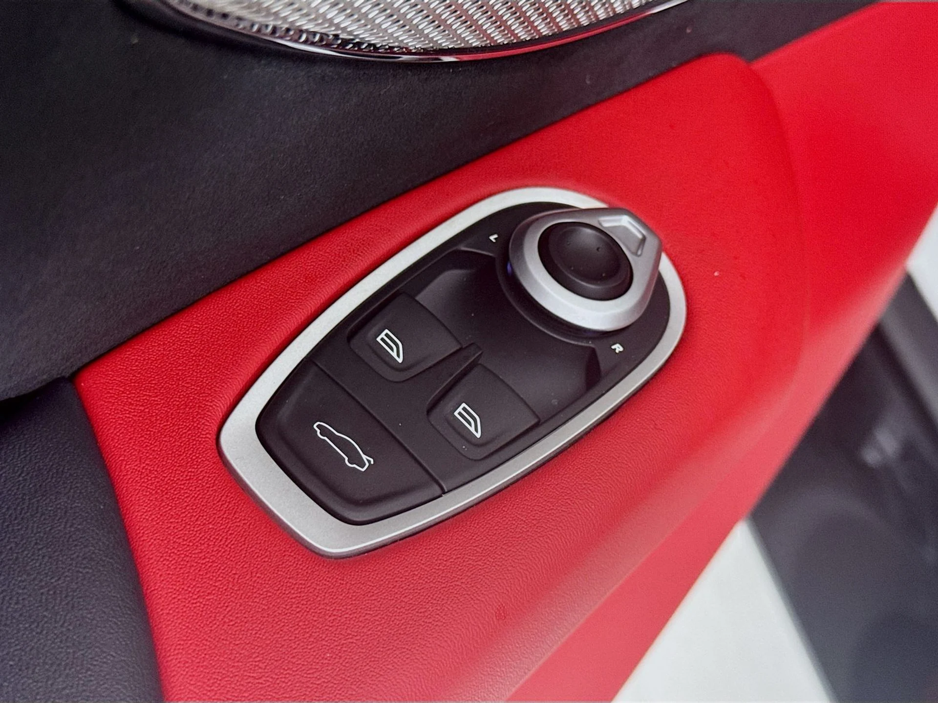 mph015_3602274019_f64bcf512a46f7bf379f610e9866d70bx_4e550a94b8