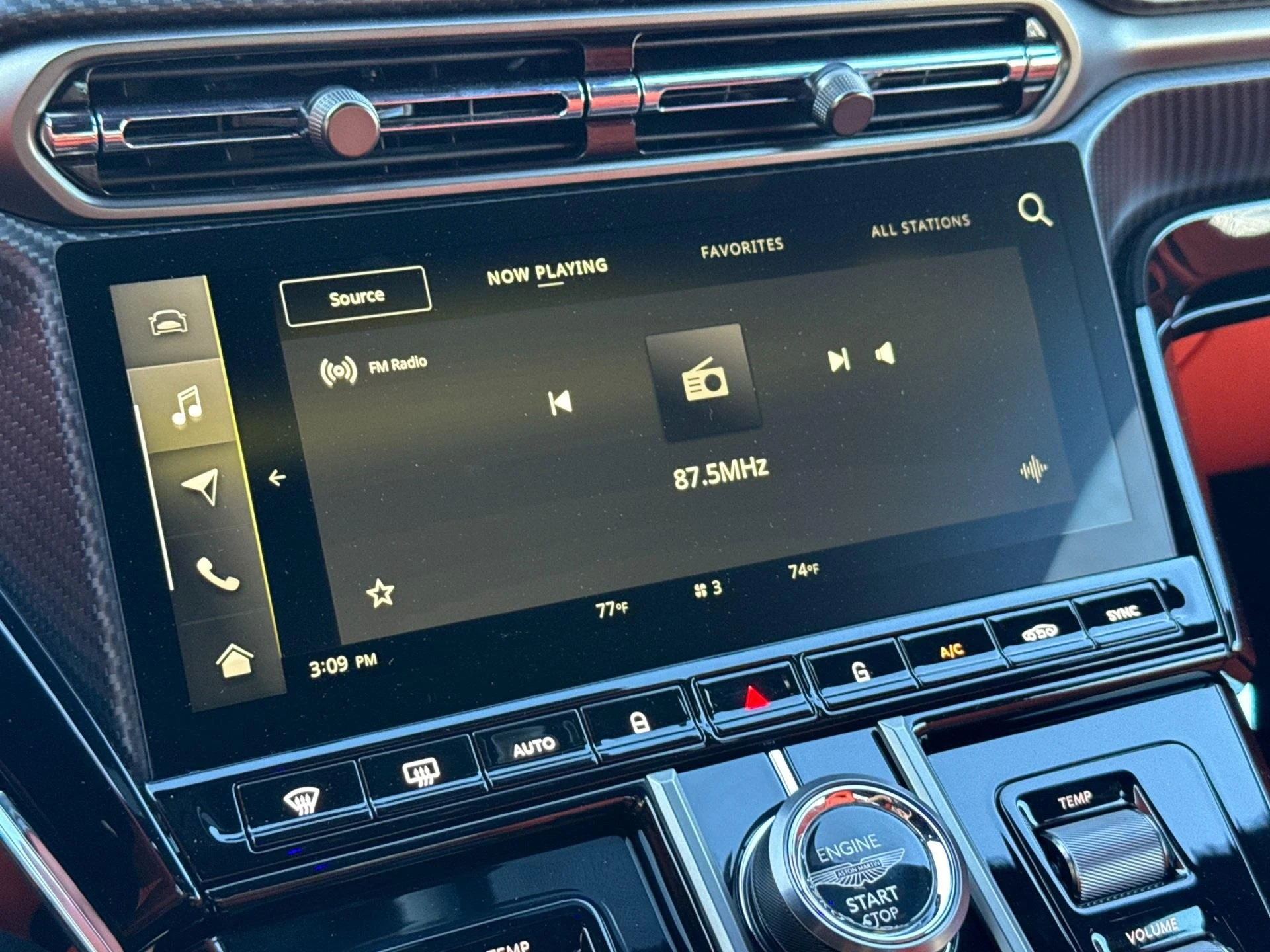 mph015_3603040547_New_2026_Aston_Martin_Vantage_S_1768403592_30277f841b