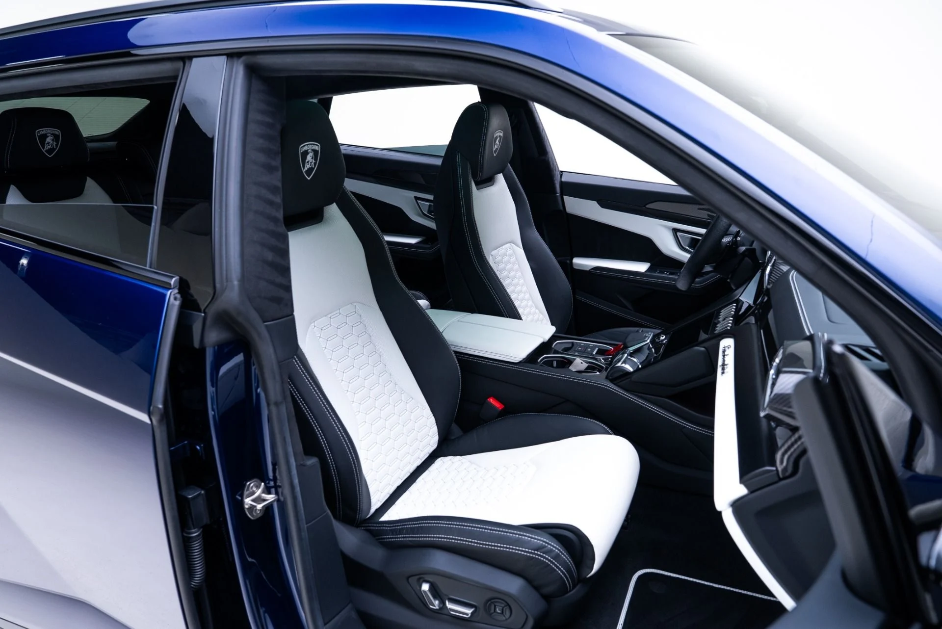 mph015_360723071_Used_2022_Lamborghini_Urus_1775598124_2c4c80ace6