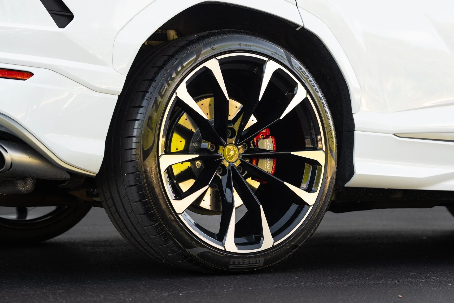 mph015_3607993416_Used_2022_Lamborghini_Urus_1778780626_27b889455c
