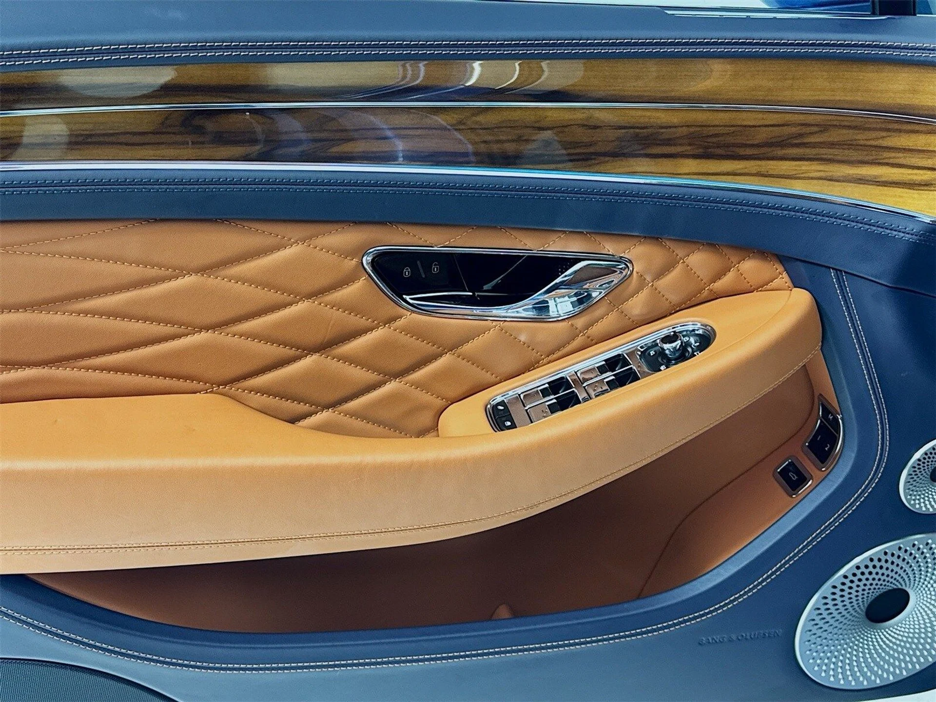 mph015_3611181982_0e958eb06dc73a8ff92cfe6c2fa4aaafx_8fbd68bbcf