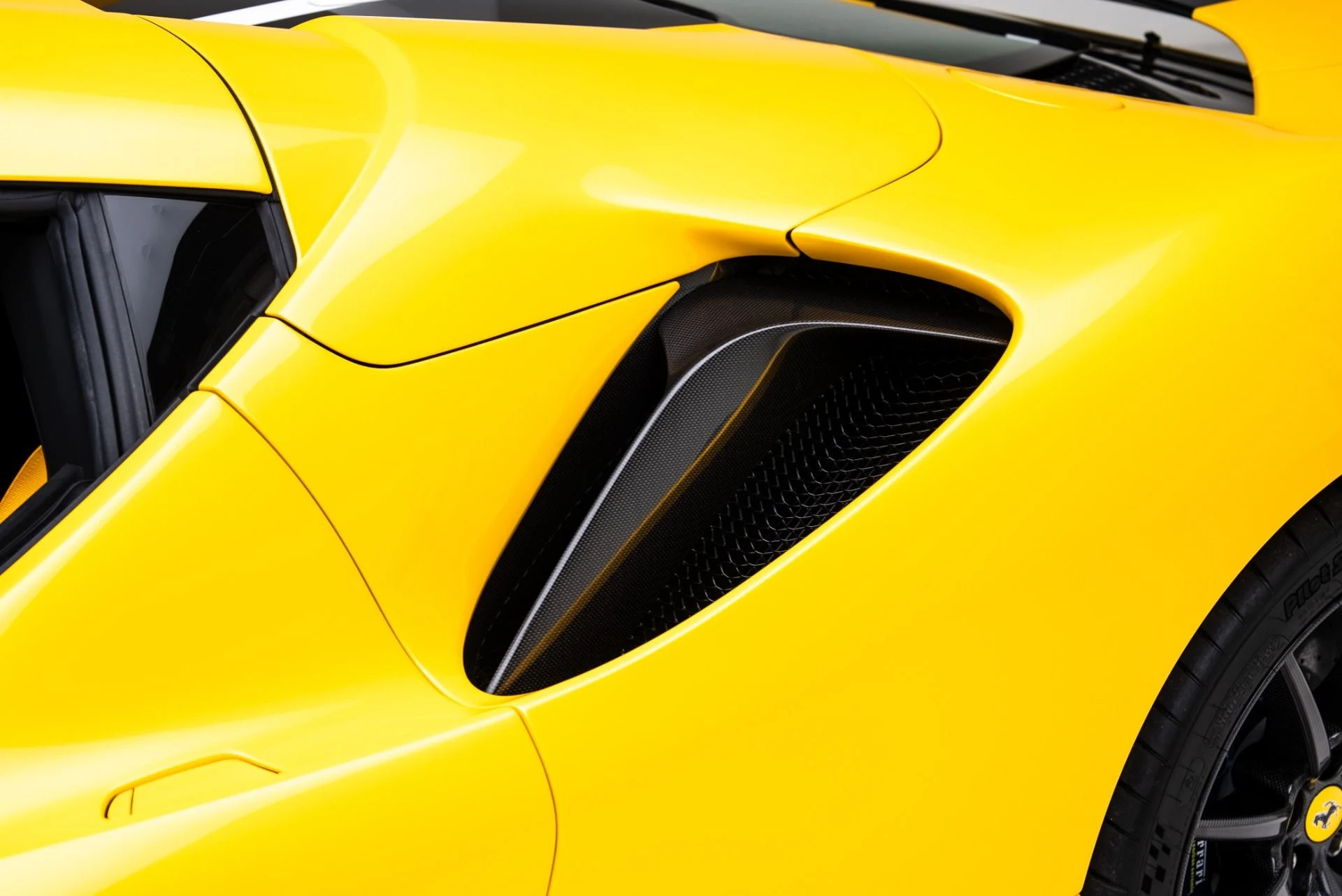 mph015_3615543377_Used_2024_Ferrari_SF_90_Spider_1770854329_e92b228e5c