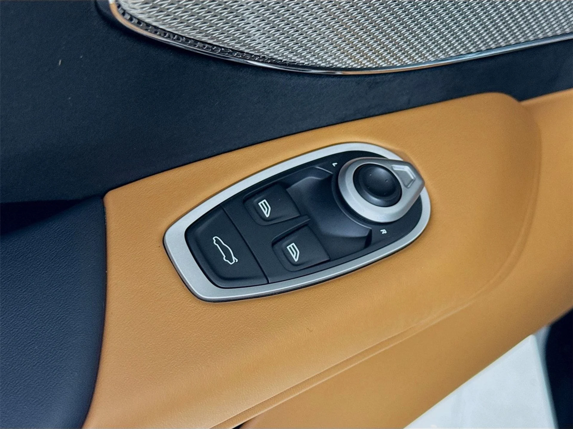 mph015_3629017043_b057528ea17eeaa41dabb28a65b372adx_9823648bb4