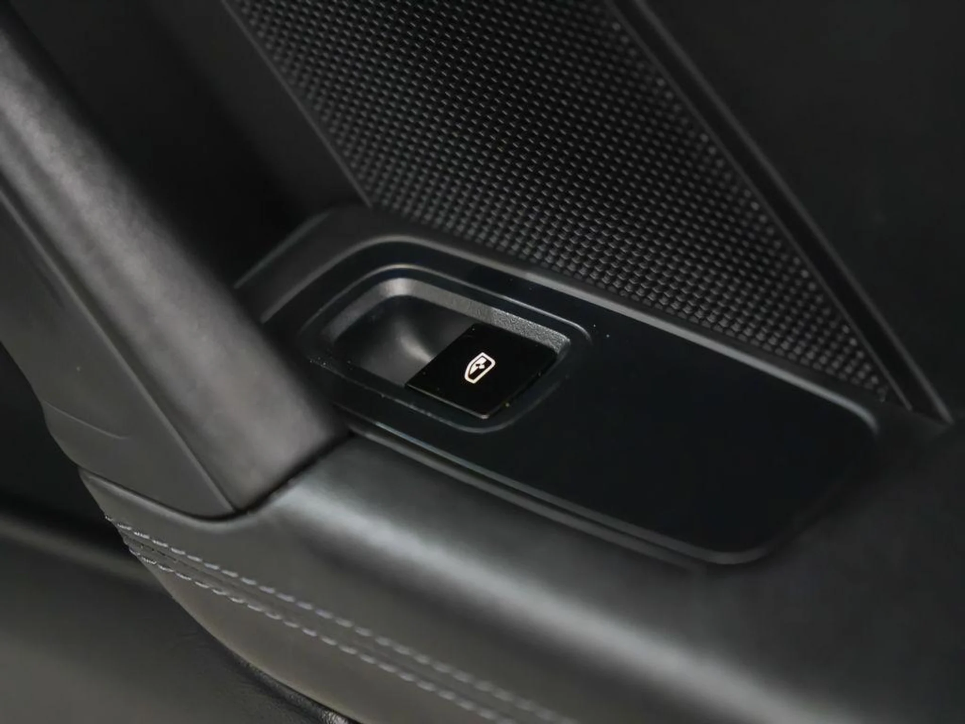 mph015_3634836862_HC_35cf_V77x_B8_Mu_Do0e81w_Wd_J_Dm_I_4a5ad344d4