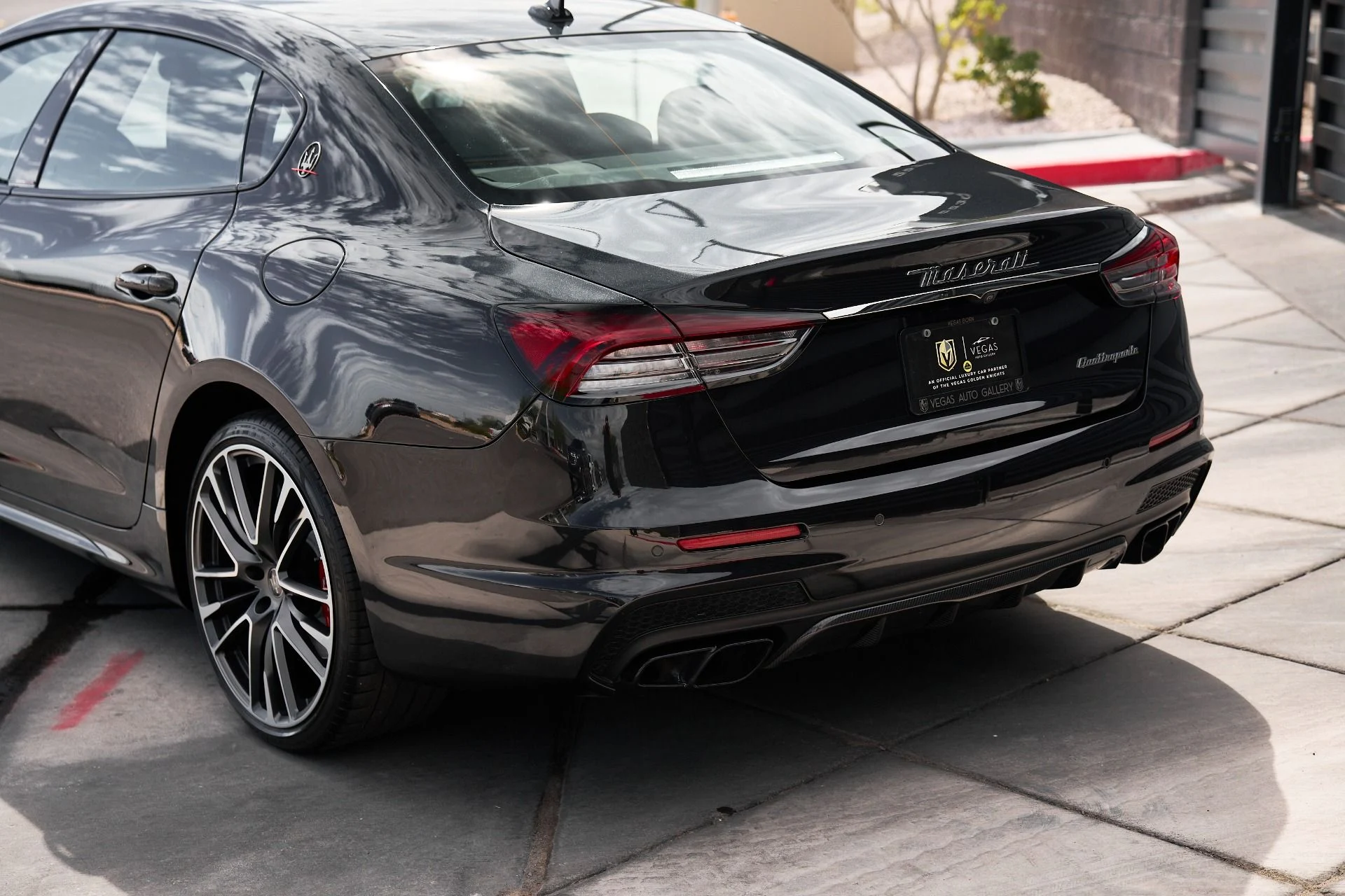 mph015_3640181356_Used_2021_Maserati_Quattroporte_Trofeo_1760134383_97b064585d