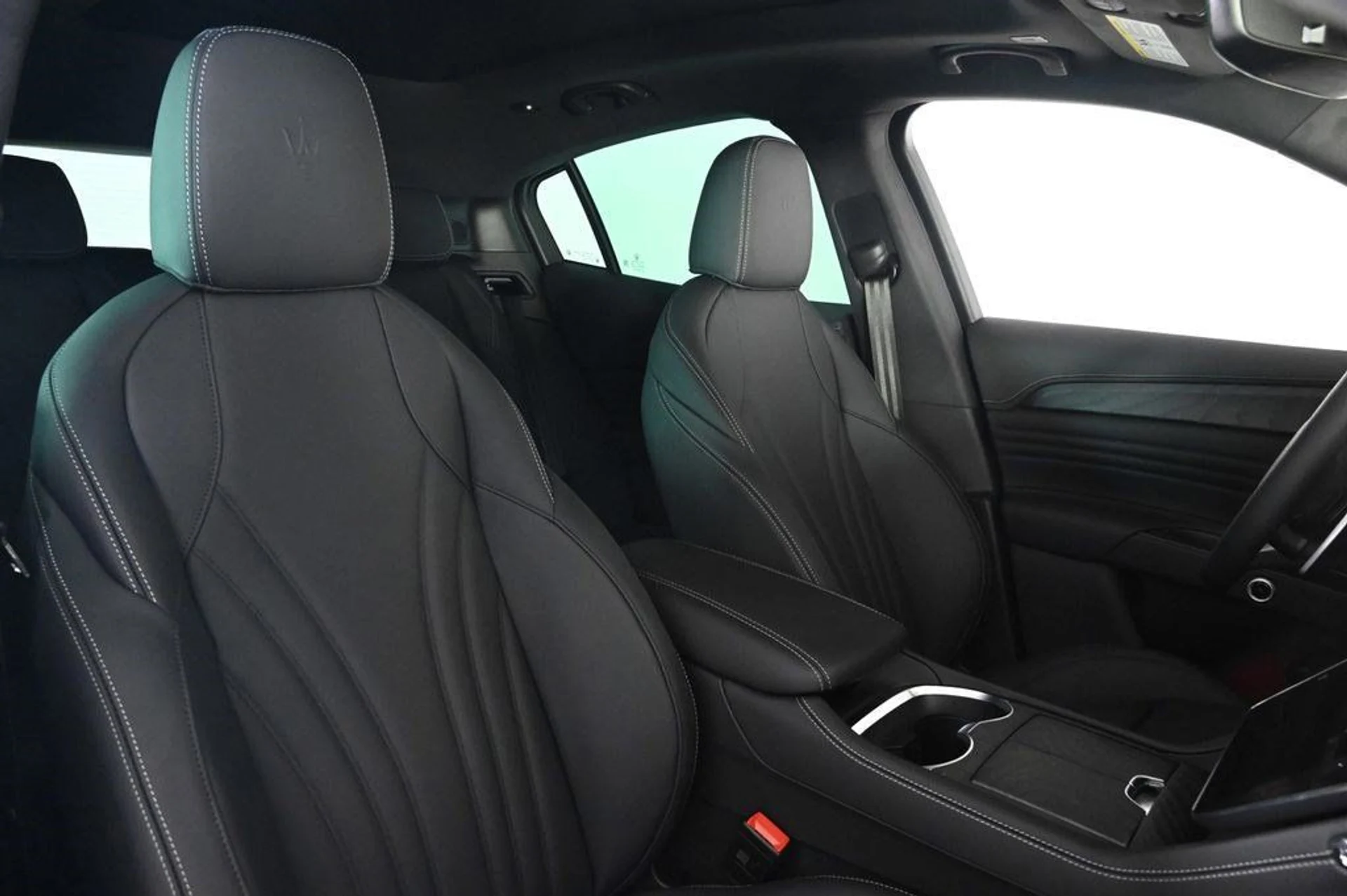 mph015_3645598238_new_2025_maserati_grecale_awd_11350_22975687_15_1024_69536c19dd