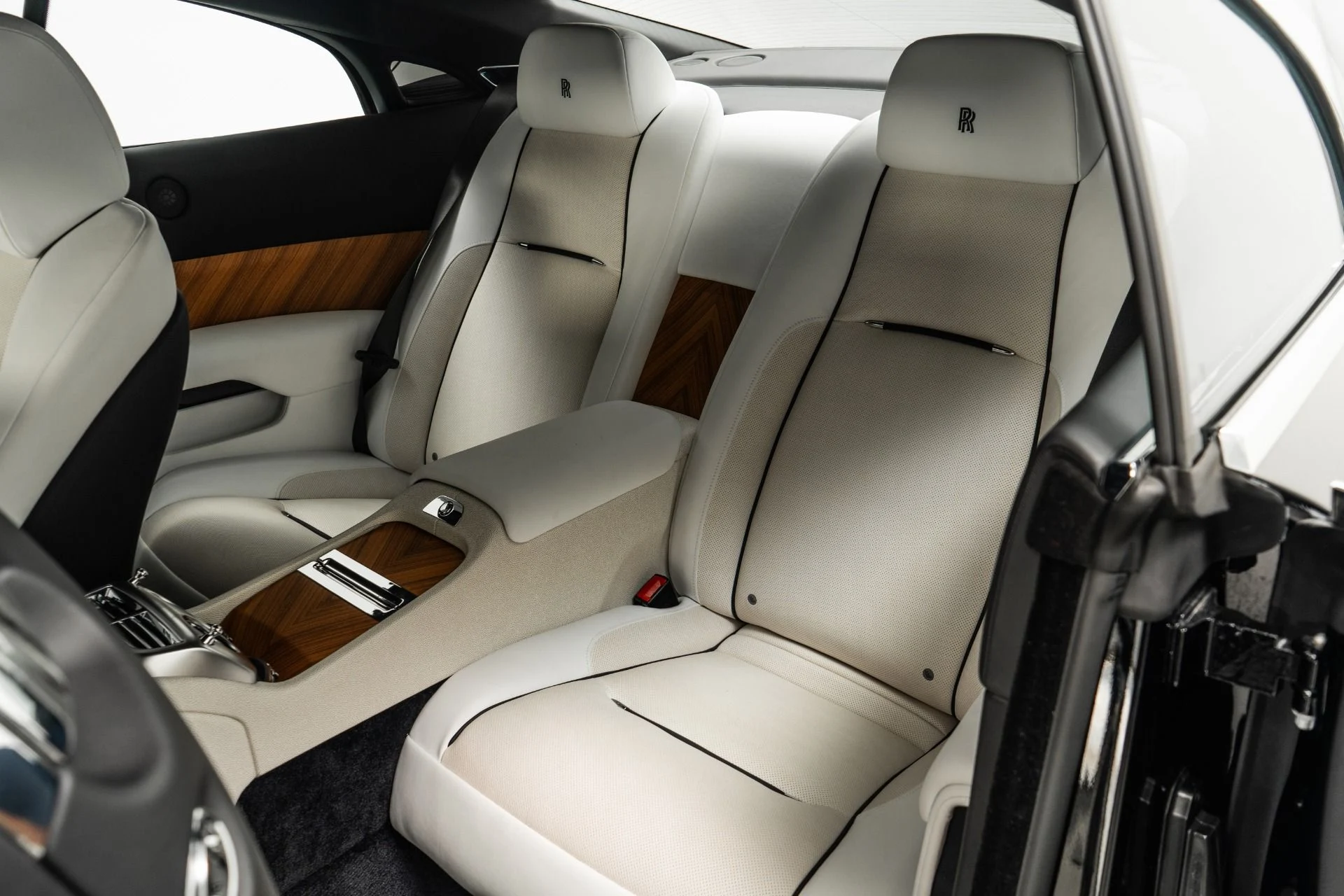 mph015_365190795_Used_2016_Rolls_Royce_Wraith_1759423730_46ae993b0a