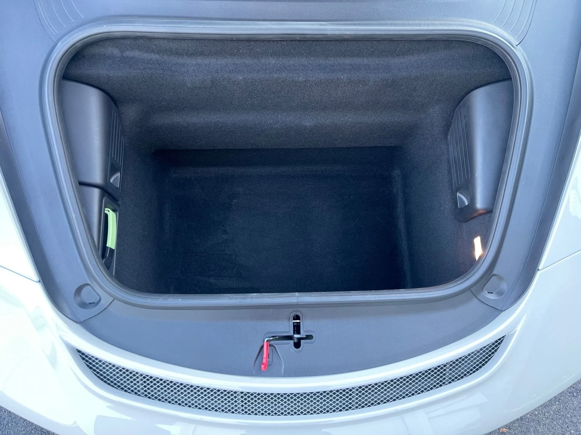 mph015_3672729451_Used_2018_Porsche_911_GT_3_1764615089_aba4927405