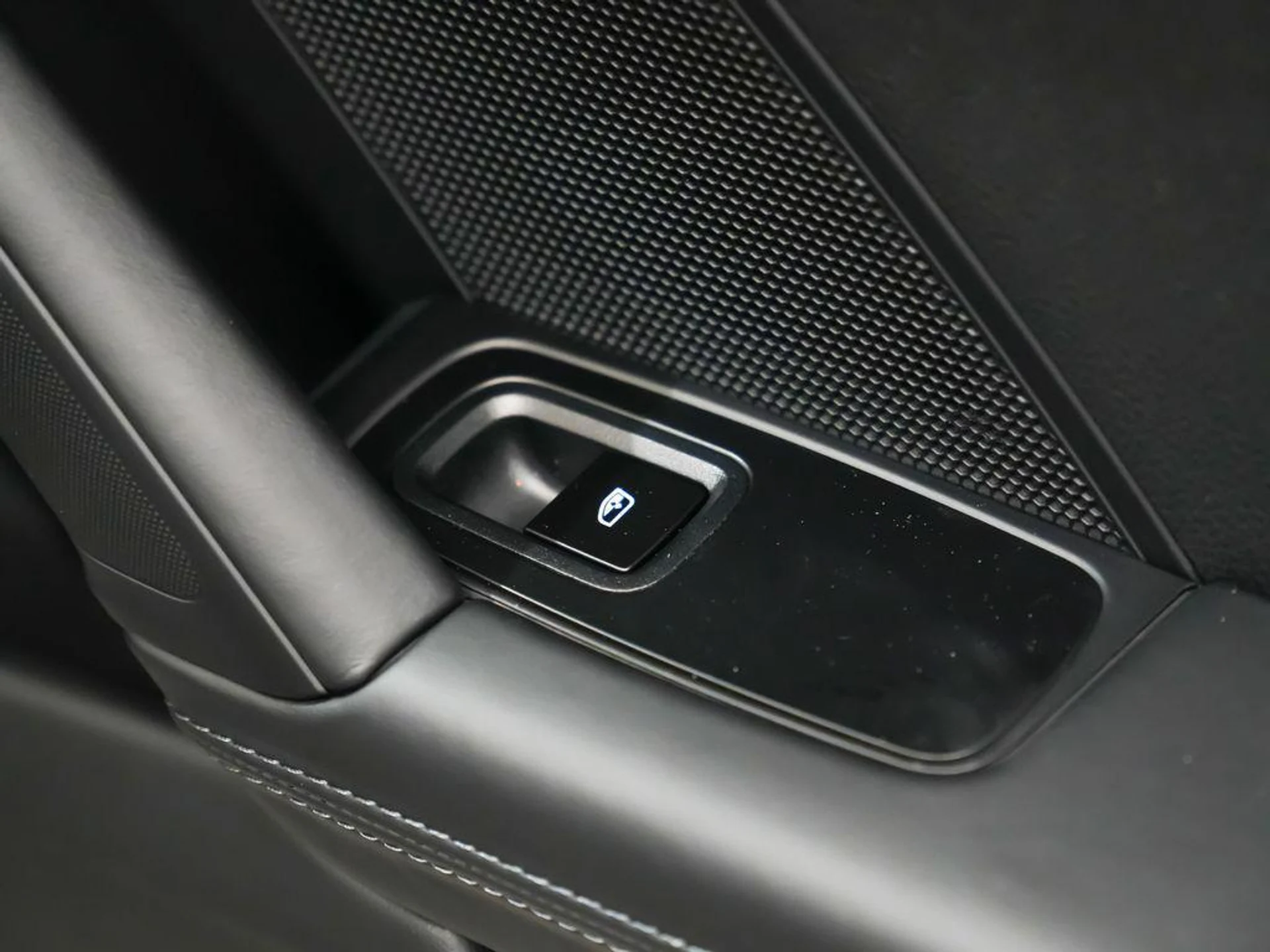 mph015_3674603725_j_Xfhin_Fywhm_QLY_Qd1e_I2o_QGXBJ_8_838e9c0e27