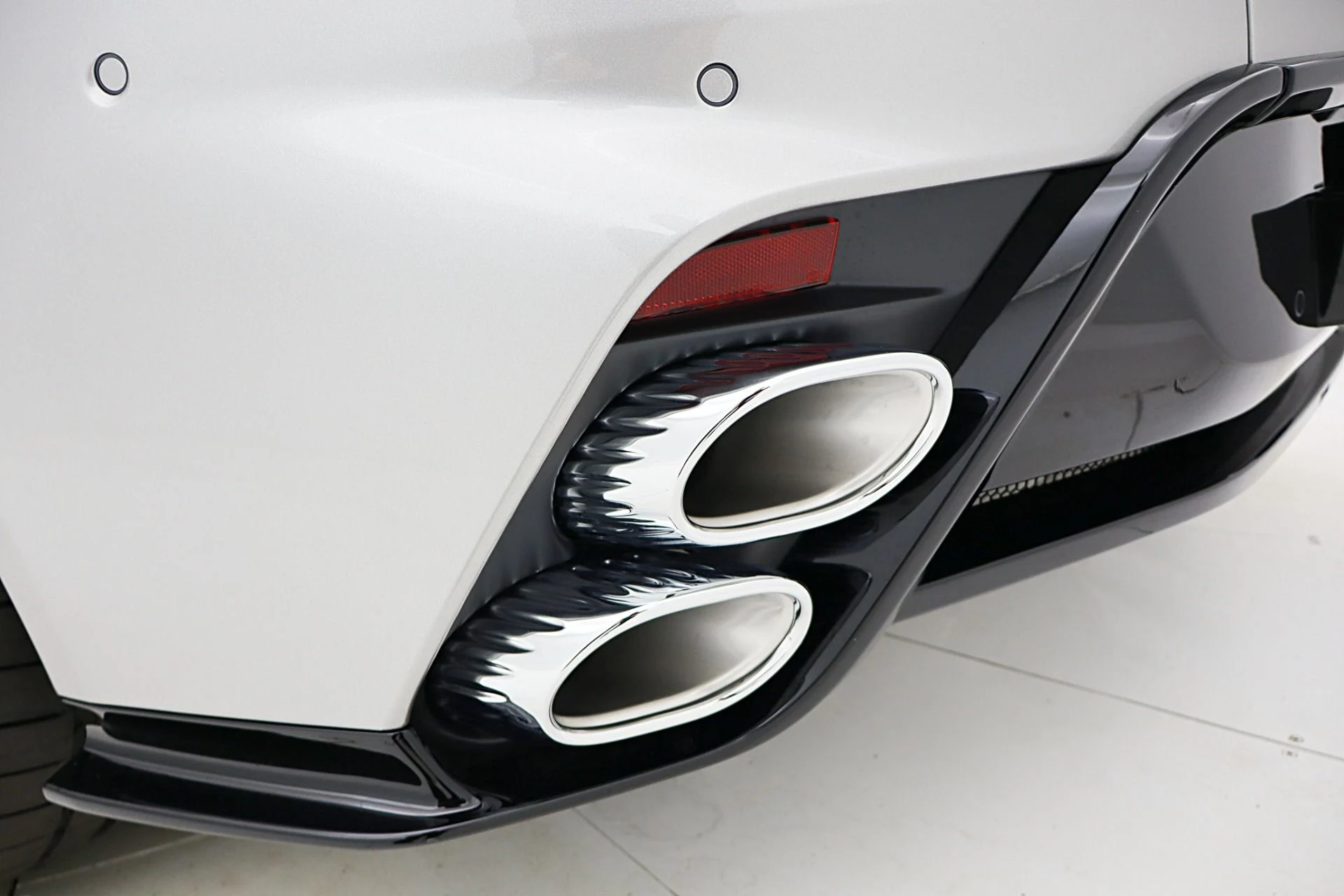 mph015_3677851584_New_2026_Aston_Martin_DB_12_S_Volante_11058412e5