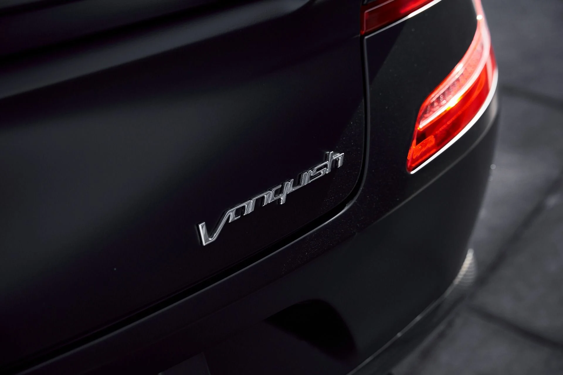 mph015_3679092154_Used_2014_Aston_Martin_Vanquish_V12_1773193792_edd8a78863