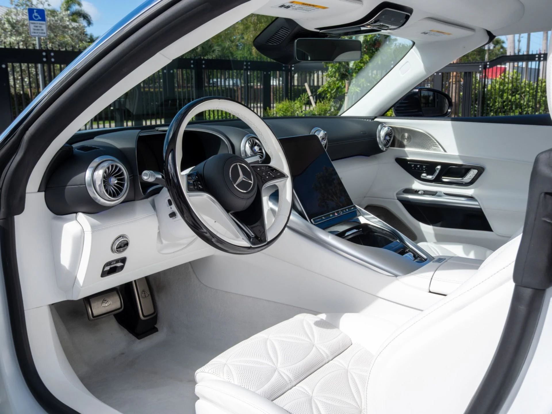 mph015_3679672189_Used_2026_Mercedes_Benz_SL_Maybach_SL_680_Monogram_Series_1775231653_2280cdbb24