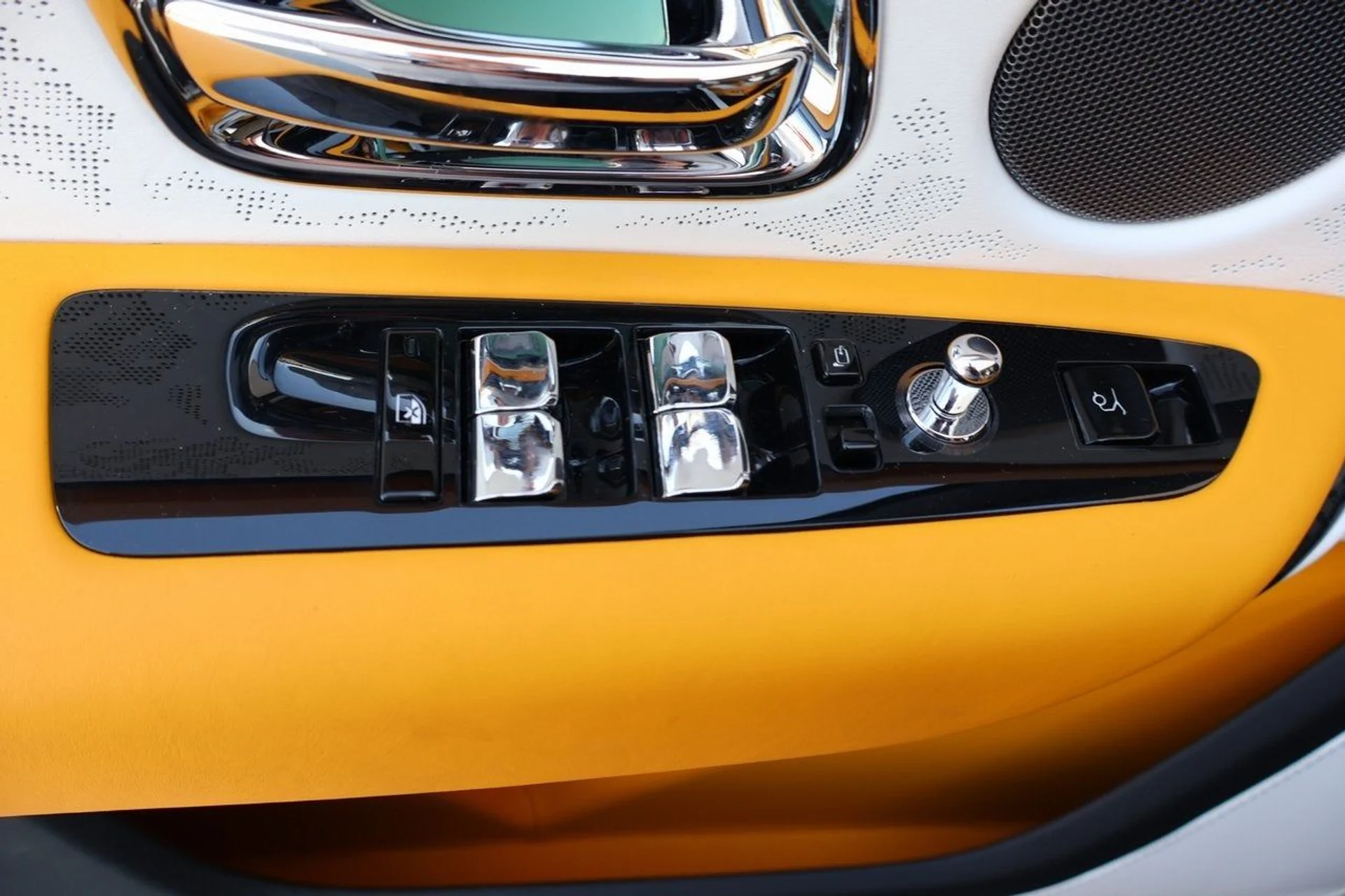 mph015_3679959745_16_113b3ae6ef