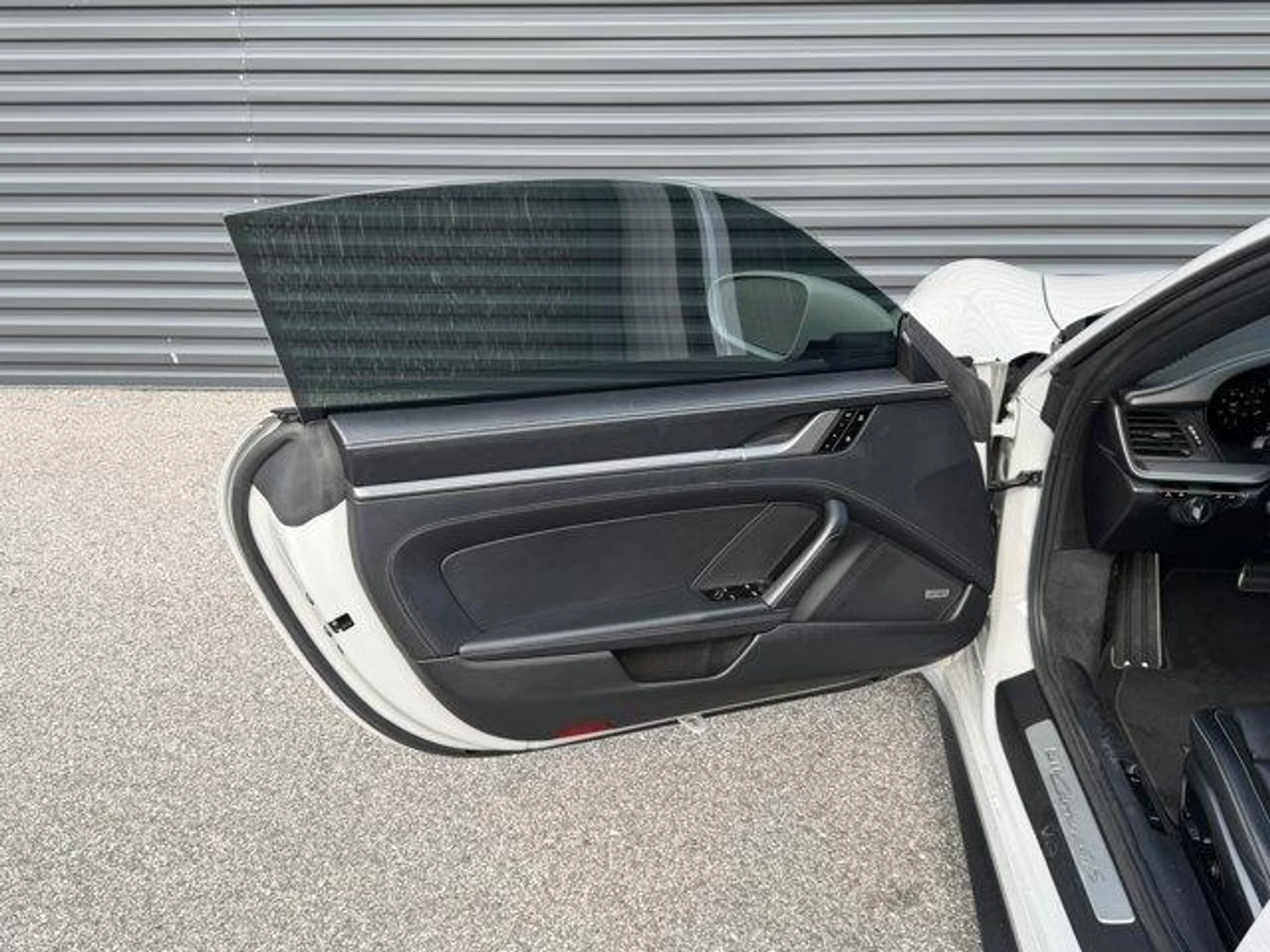 mph015_3685133922_F_Dcwhd_H97q_OHE_7_D30ma4z_S_h_Nn_A_dad045655a