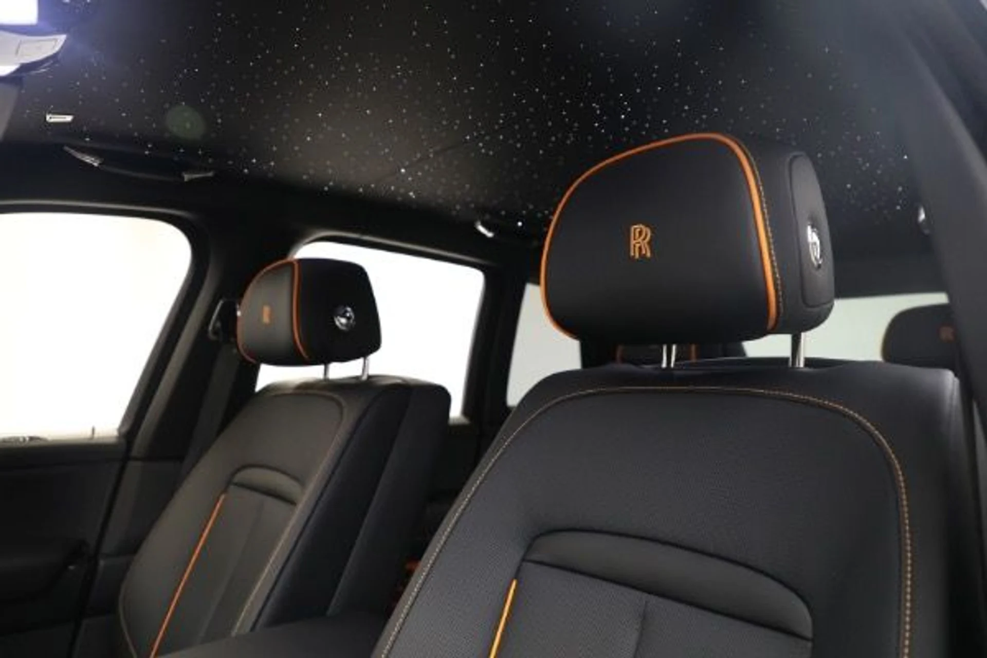 mph015_3685470511_New_2026_Rolls_Royce_Black_Badge_Cullinan_bd2e091df3