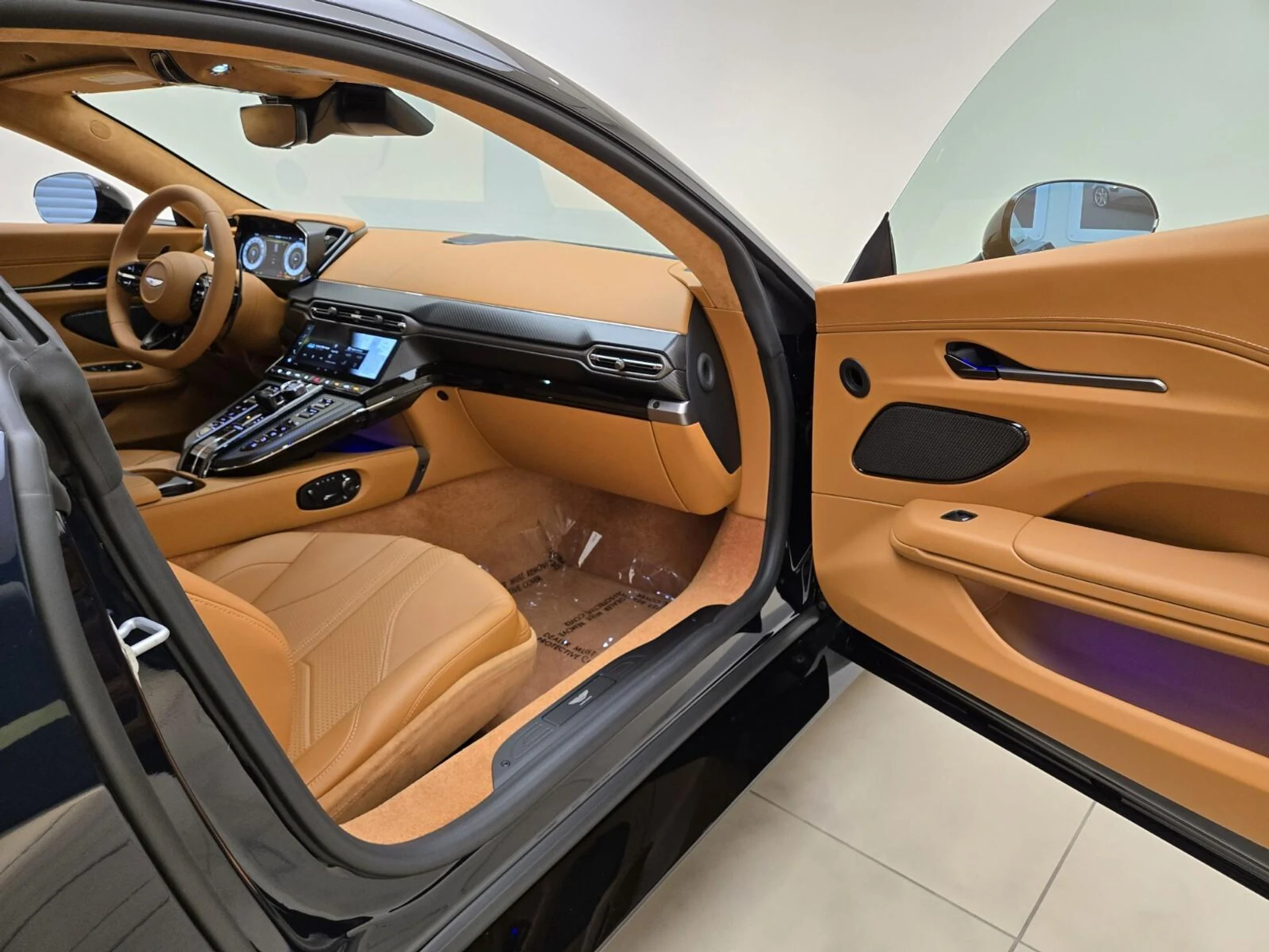 mph015_3687575983_New_2026_Aston_Martin_Vantage_1761803384_5f3824f869