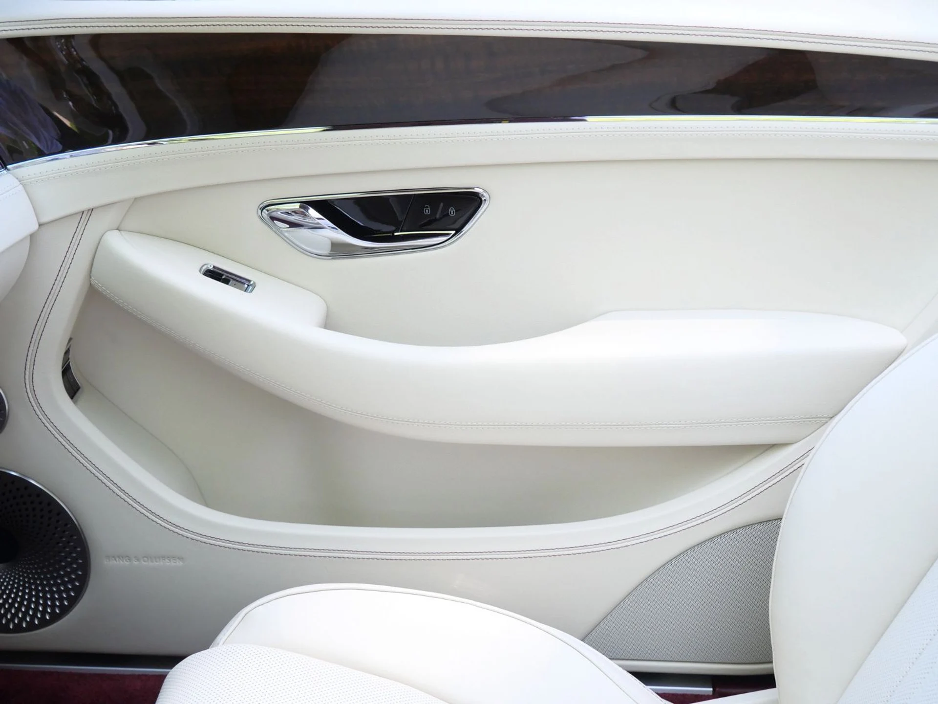 mph015_3691981134_63bf91cf2f48c13916234badb092f3c3x_3586f74f8d