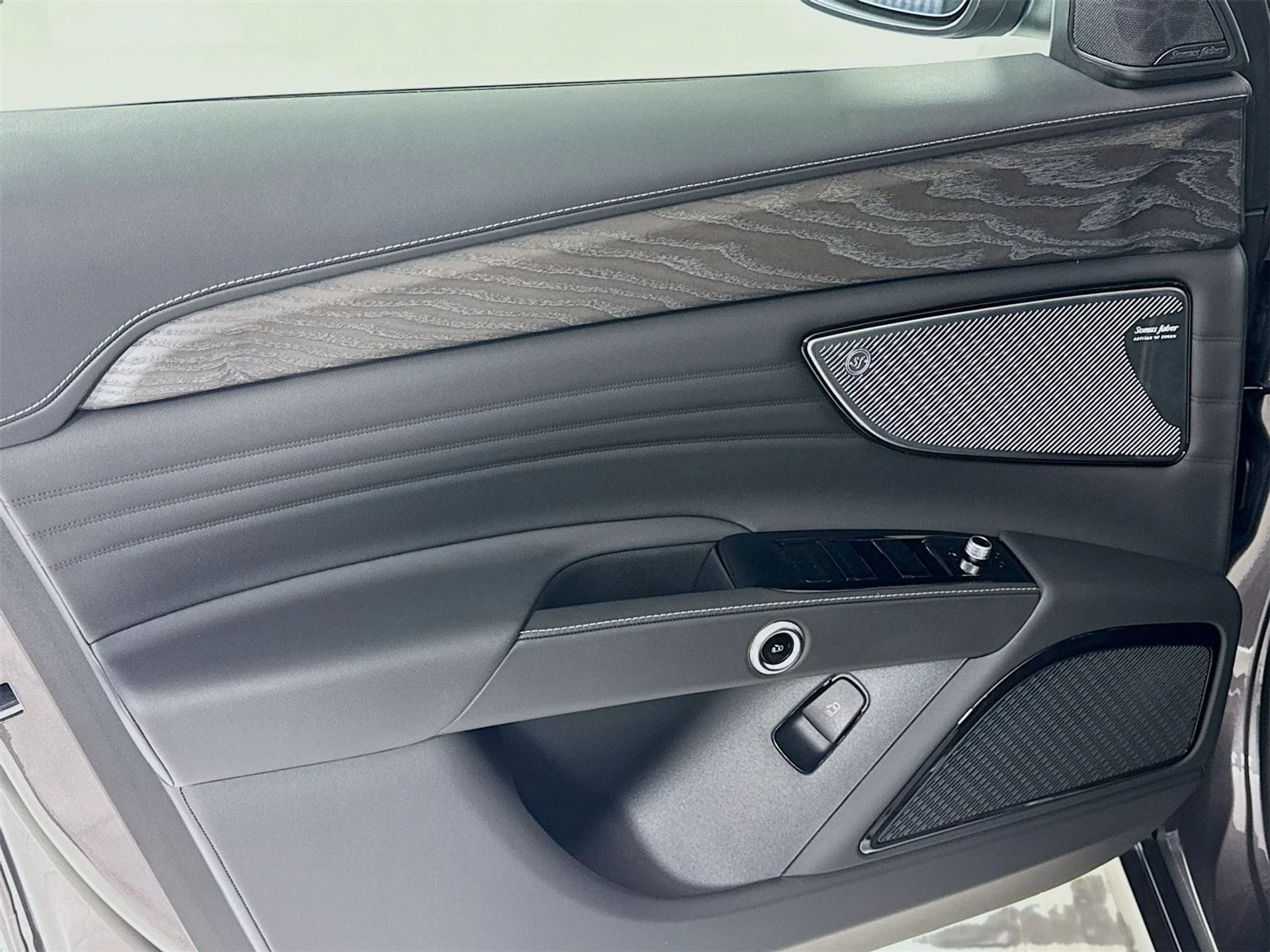 mph015_3699317863_0be946ff8abea0af1a6059da97c8f1e3x_c1a9daf7a9