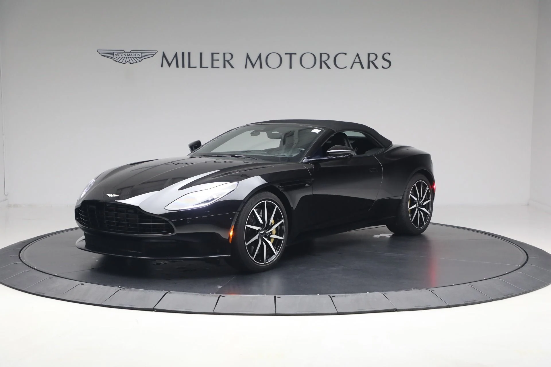mph015_3706797726_Used_2020_Aston_Martin_DB_11_Volante_1780502553_ccceadaaa1