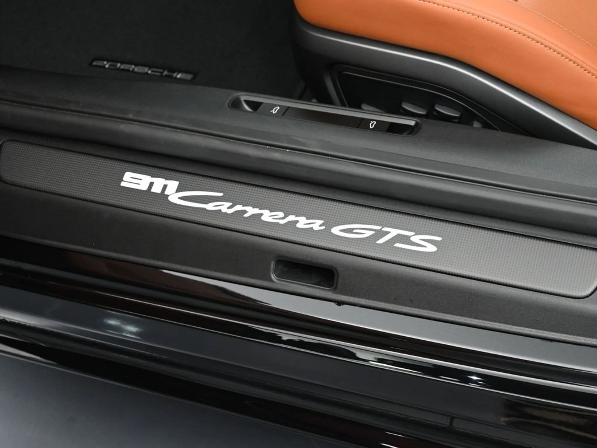 mph015_3710009769_80b8b72366b283bc80819b09b812633d_182c7523f2