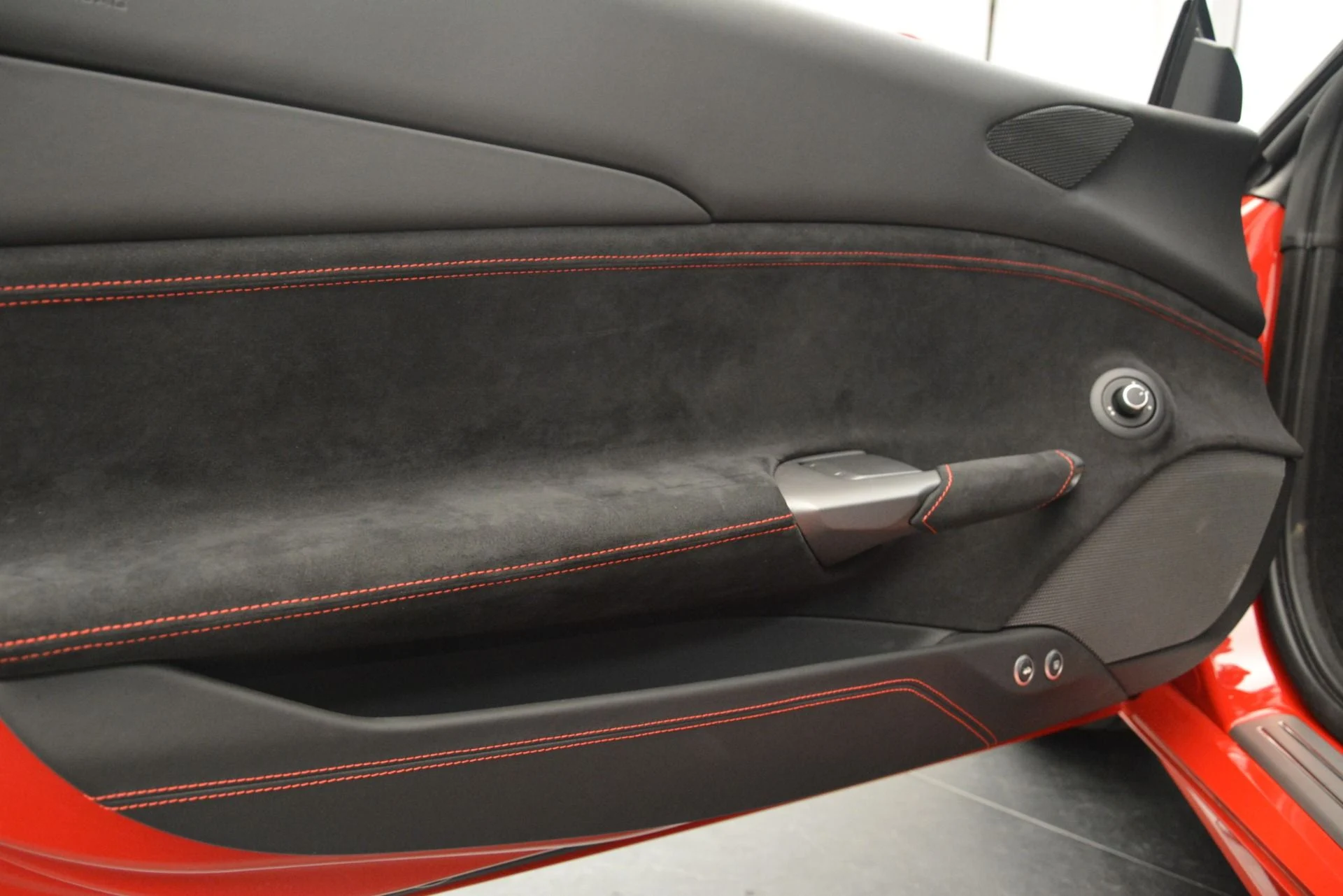 mph015_3717222588_Used_2018_Ferrari_488_GTB_1784751136_772b333ec1