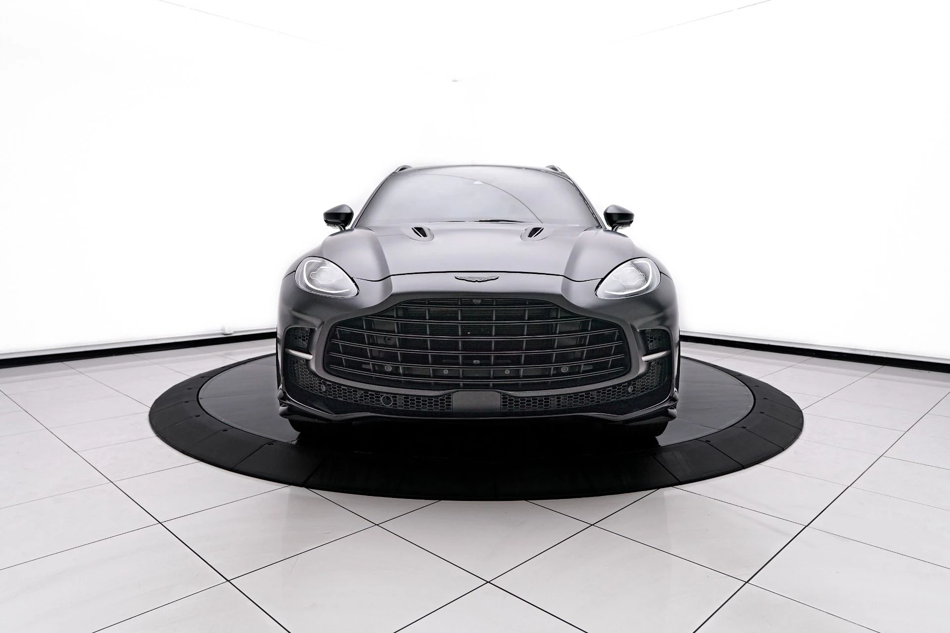 mph015_3719193937_Used_2023_Aston_Martin_DBX_707_1754786768_ba7d15ac03