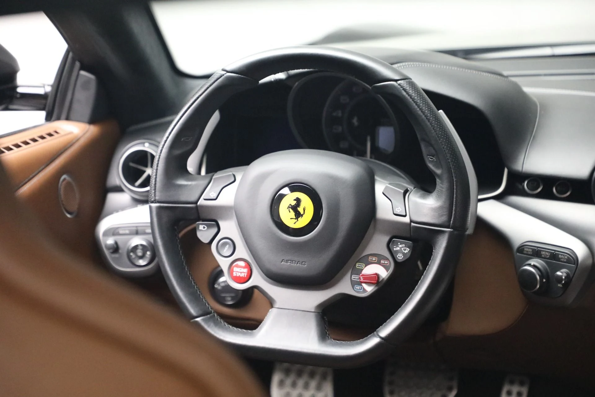 mph015_3724333478_Used_2014_Ferrari_F12berlinetta_1784557608_59a7886a9f