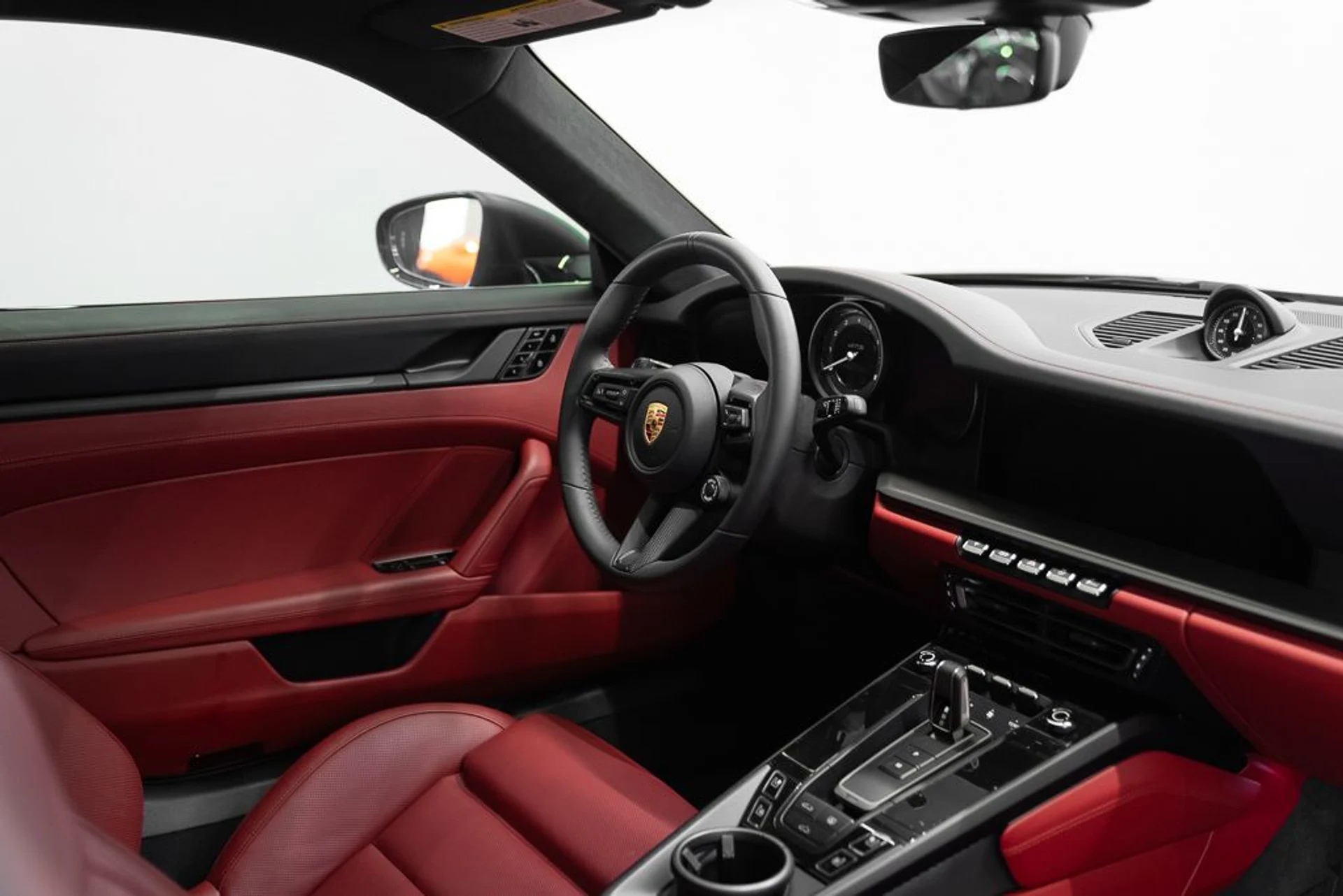 mph015_3725925472_porsche_911_2024_51eb3812e5