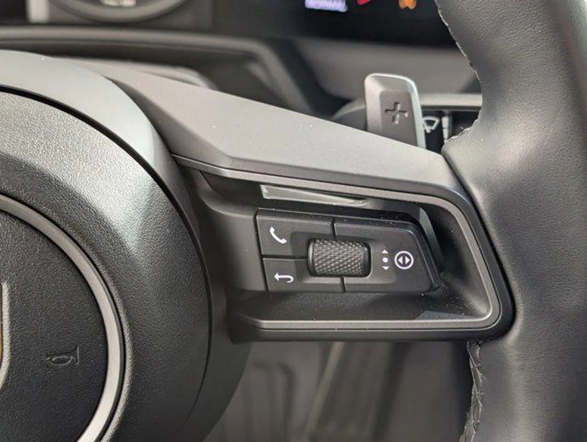 mph015_3727413604_OV_2sfh_R_T6_Ae_Ny_Tb9sg_L1_U6_Mm64_9114dec2b4