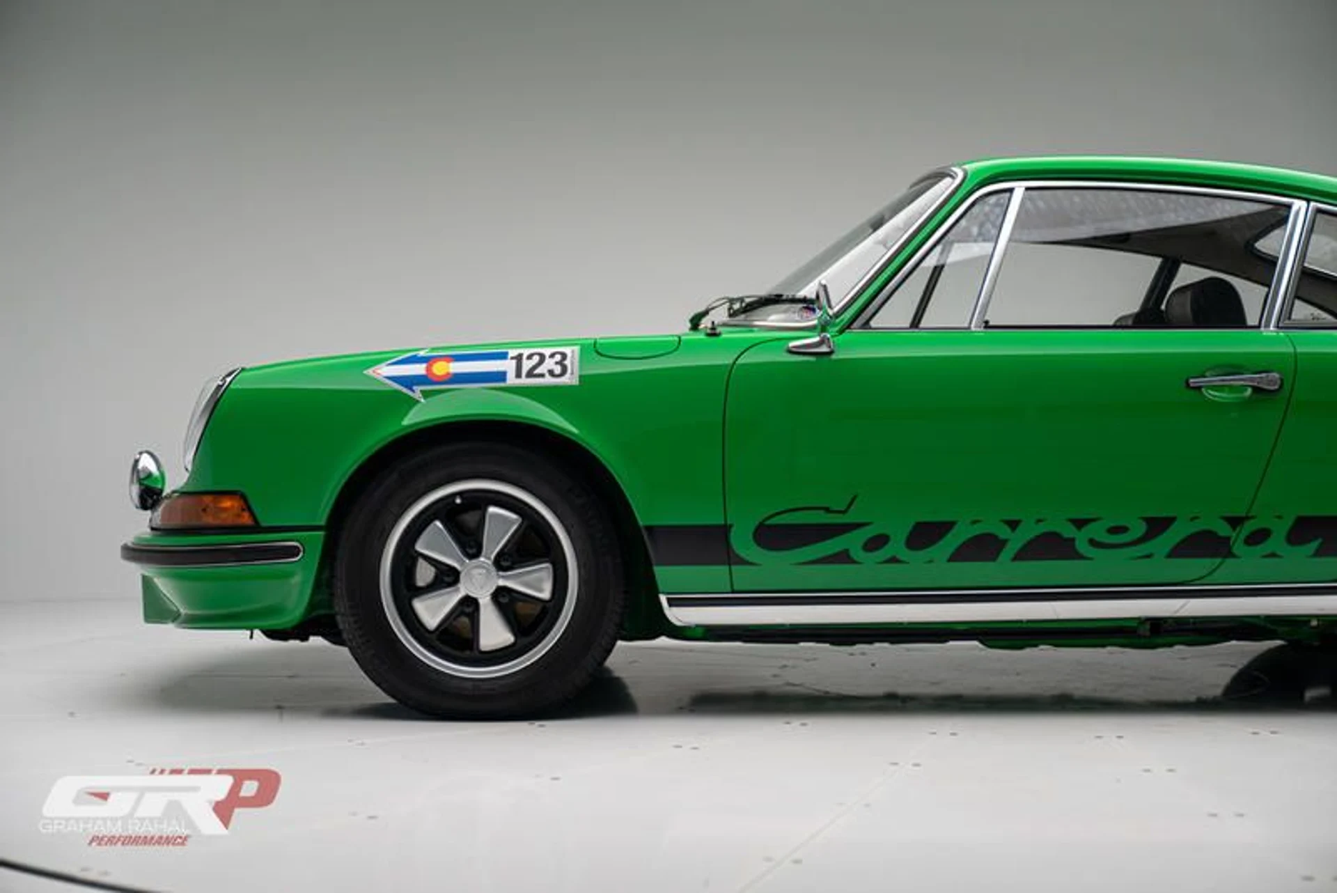 mph015_3728446210_2_CCA_01_A8_EE_6_B_4845_A11_F_1917_FC_95_A45_A_03c5928294