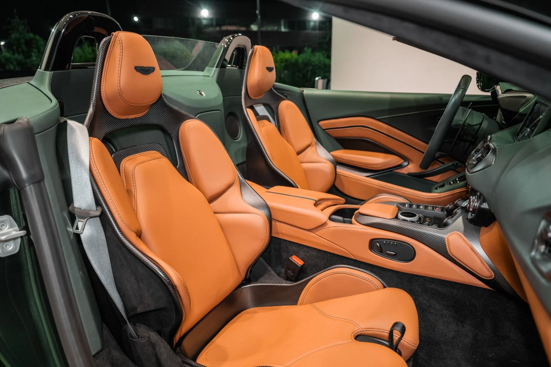 mph015_372944506_Used_2023_Aston_Martin_Vantage_V12_1787760014_b78d14cbf5