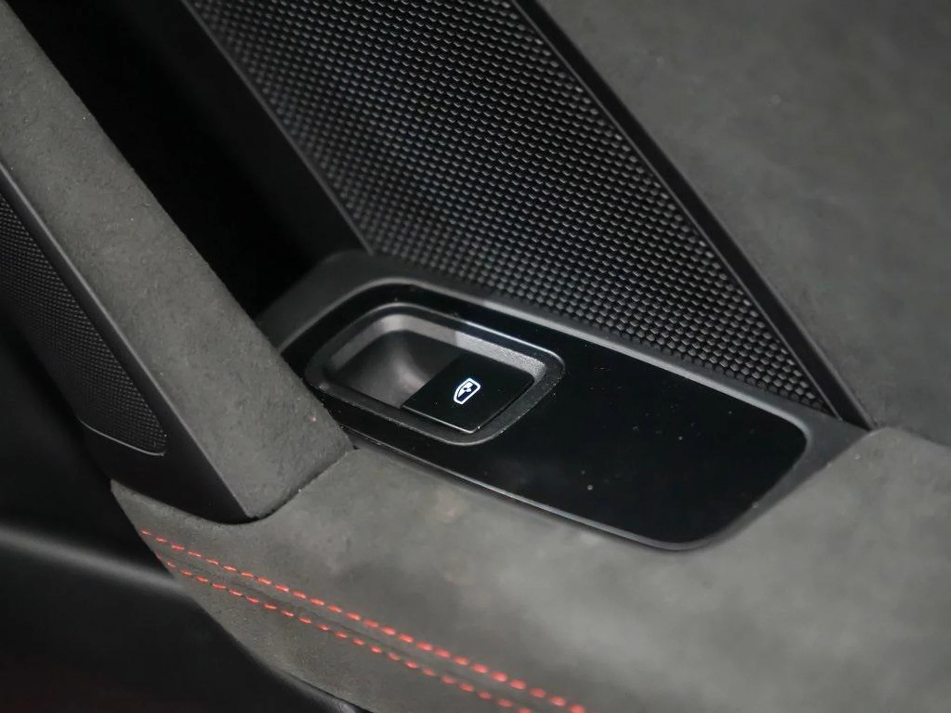 mph015_3730465742_Vr9_Iy_Pq_Zl_D_Zi_CB_3pw7d_Dazk_Ipa4_d01cea1f9b