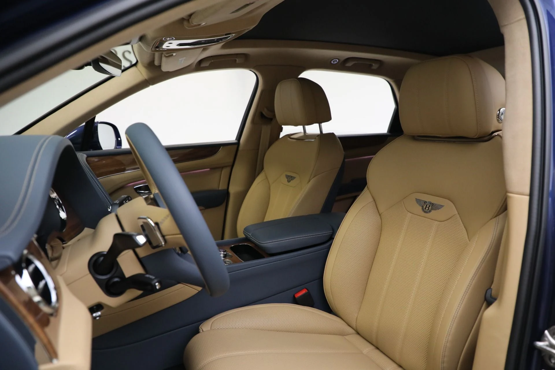 mph015_3735531639_Used_2023_Bentley_Bentayga_V8_992c83203f