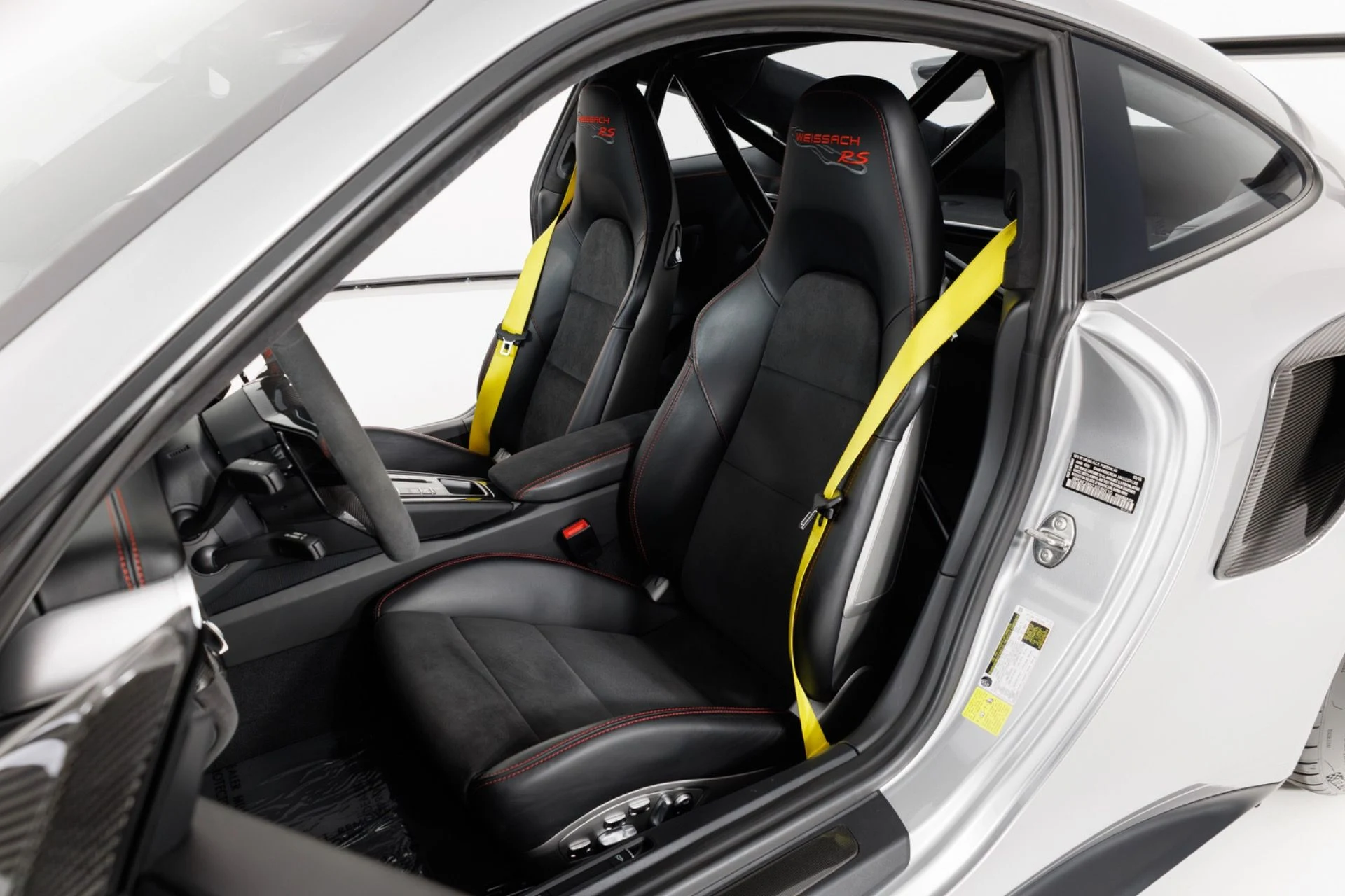 mph015_3737216306_Used_2018_Porsche_911_GT_2_RS_1791916169_555f6da4de