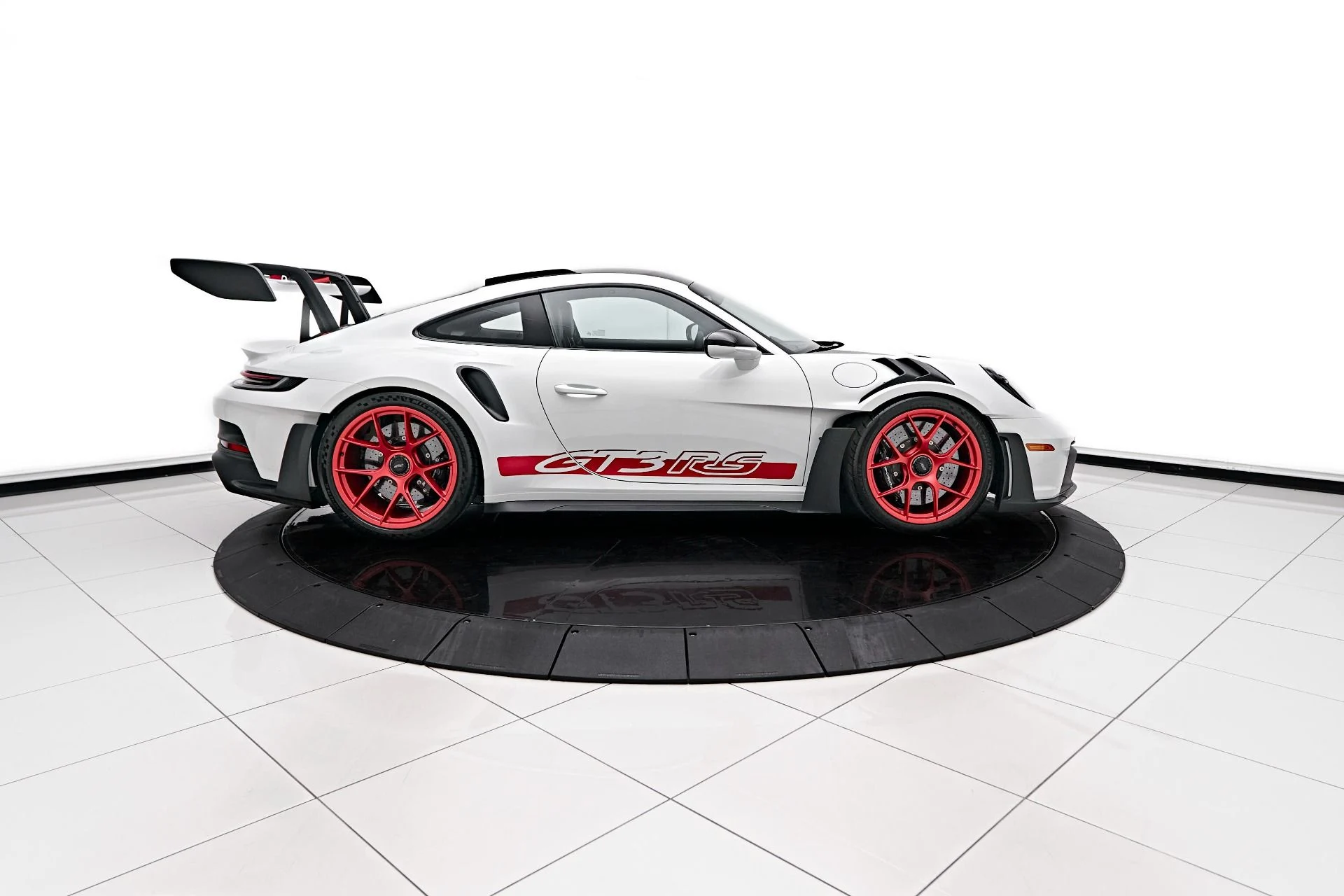 mph015_3740651749_Used_2024_Porsche_911_GT_3_RS_1754680271_0925a4175f