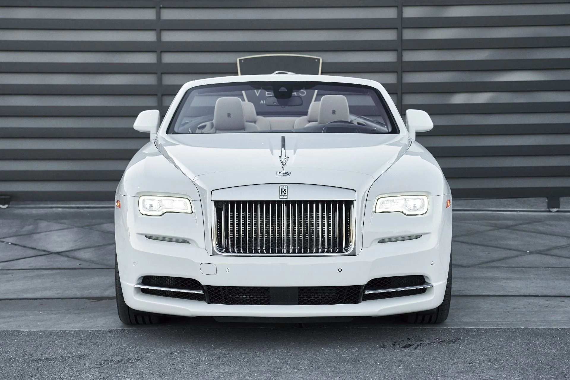mph015_3743767455_Used_2017_Rolls_Royce_Dawn_Base_1764730538_117a867a55