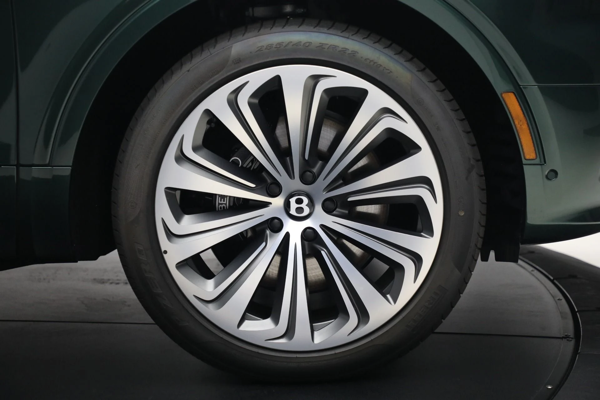 mph015_3744556647_New_2025_Bentley_Bentayga_Atelier_V8_bd5a2708c4