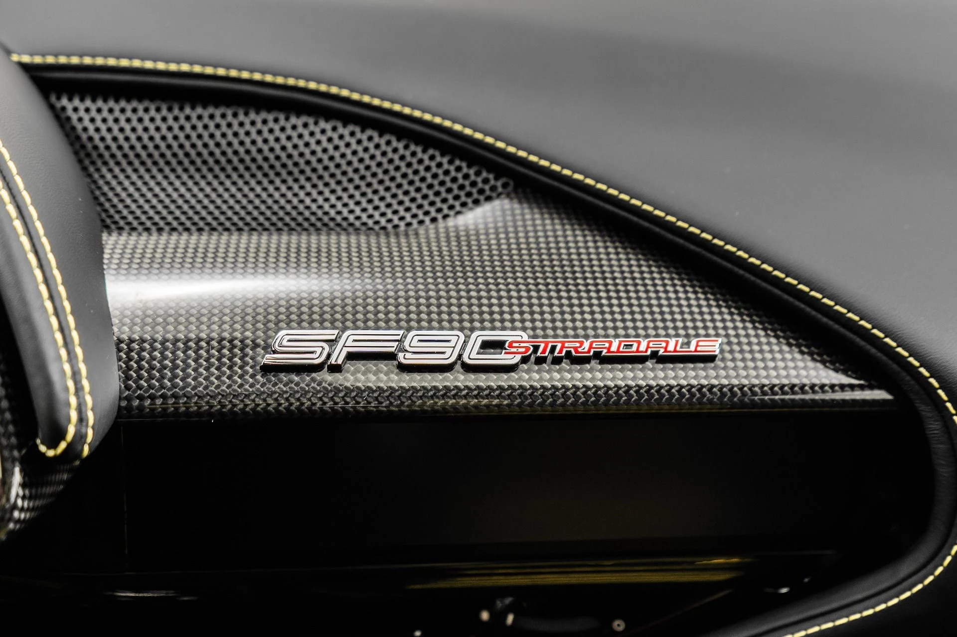 mph015_3747501995_Used_2022_Ferrari_SF_90_Stradale_1756152966_2325619f3a