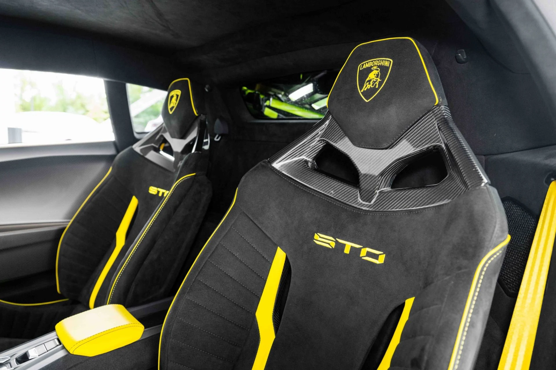 mph015_3749413006_Used_2022_Lamborghini_Huracan_STO_Coupe_1765561049_6a3f26a86c