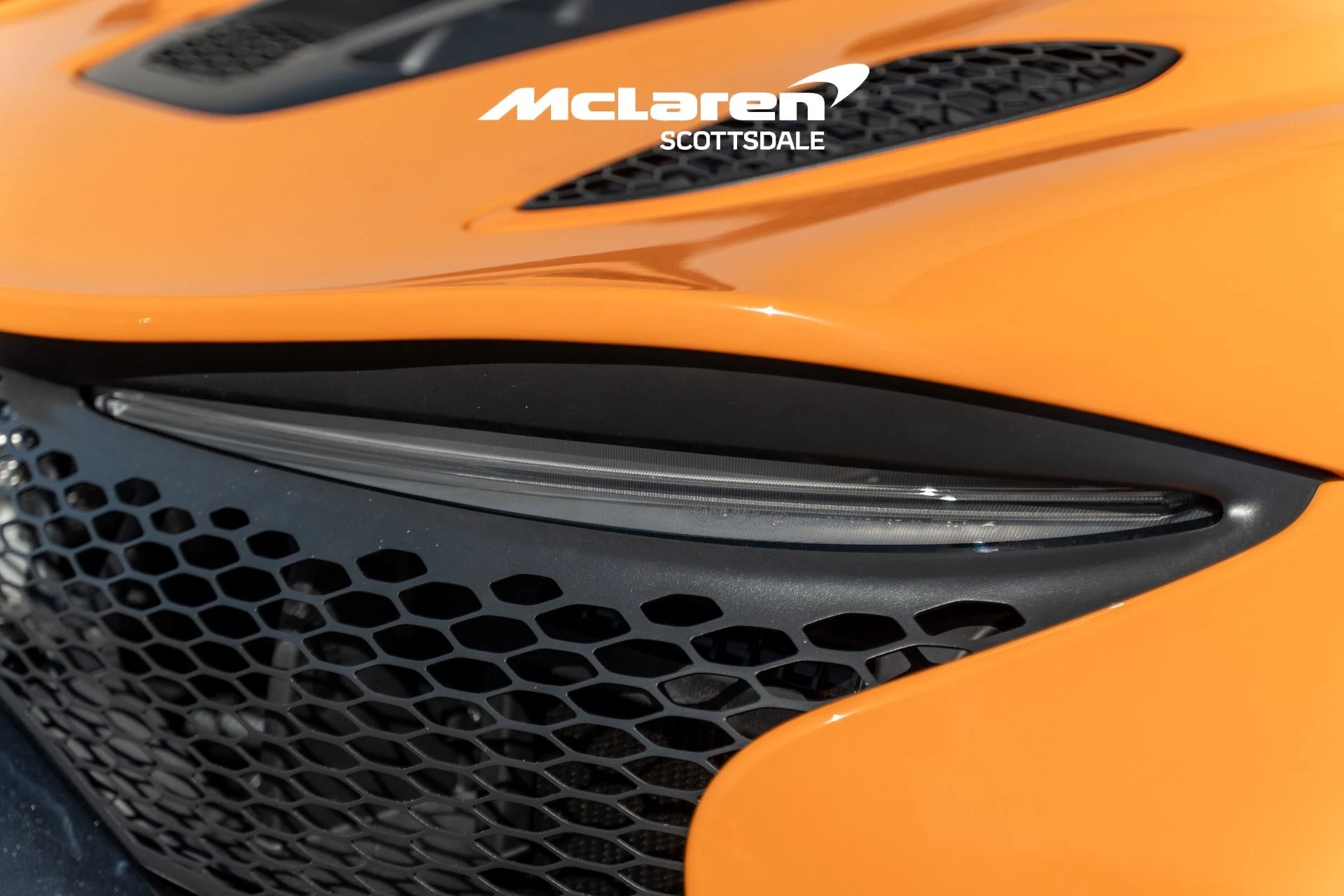 mph015_3750457479_Used_2026_MCLAREN_ARTURA_1760765470_3f75d83589