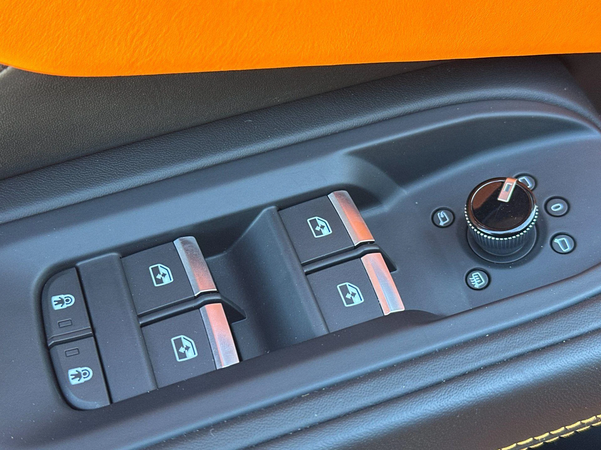 mph015_3754380780_Used_2021_Lamborghini_Urus_1772634330_52c14e8c23