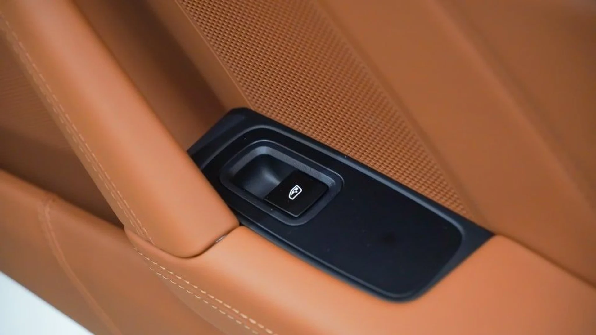 mph015_375479416_752966a253aabefe1075ad4e66ffb300x_3114da43ac