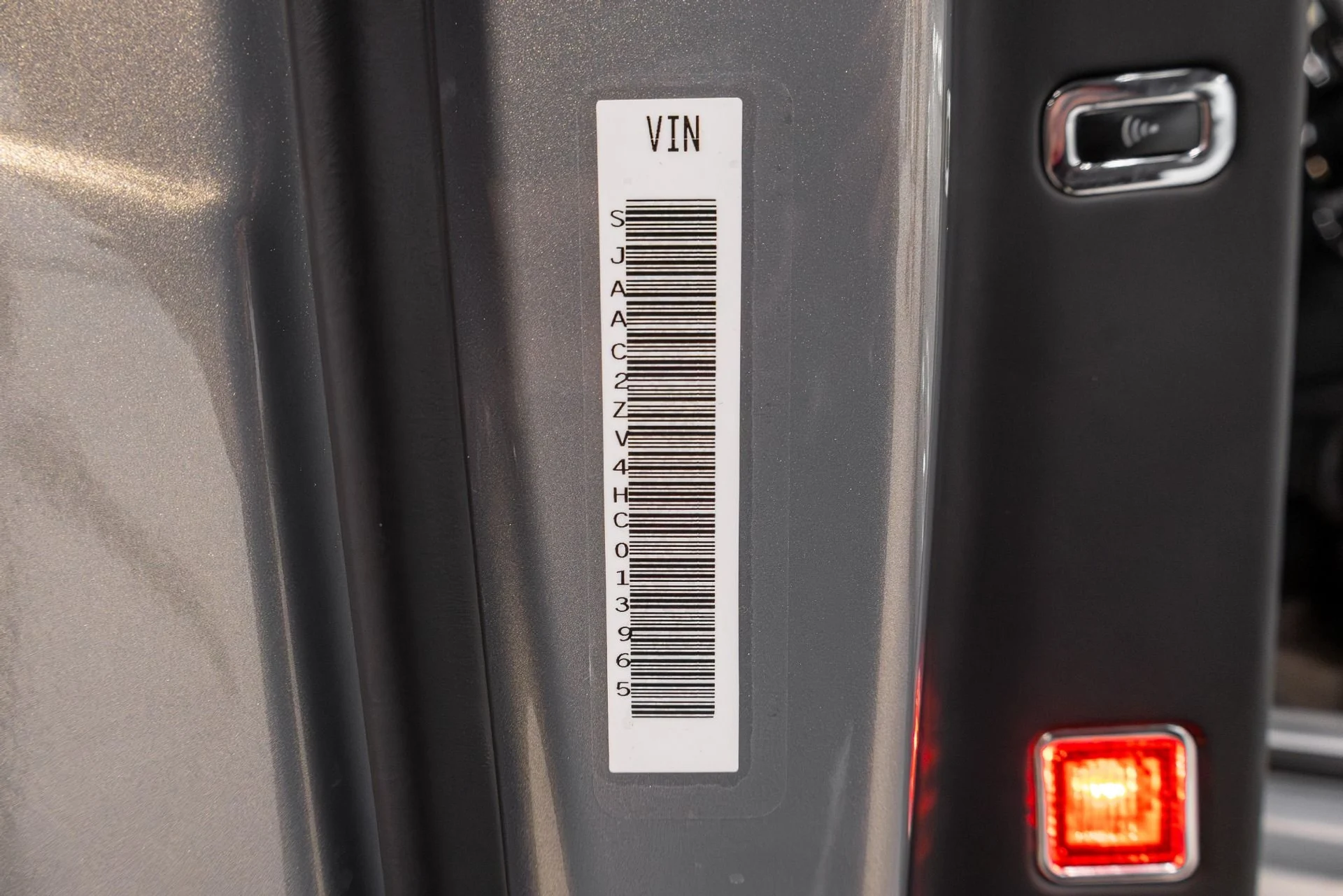 mph015_3757026859_Used_2017_Bentley_Bentayga_W12_1769451007_45a4774278