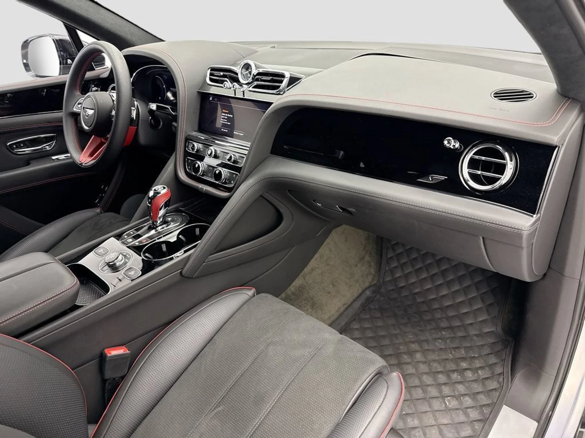 mph015_3763589913_used_2023_bentley_bentayga_sawd_8119_23037215_16_1024_35d9b02220
