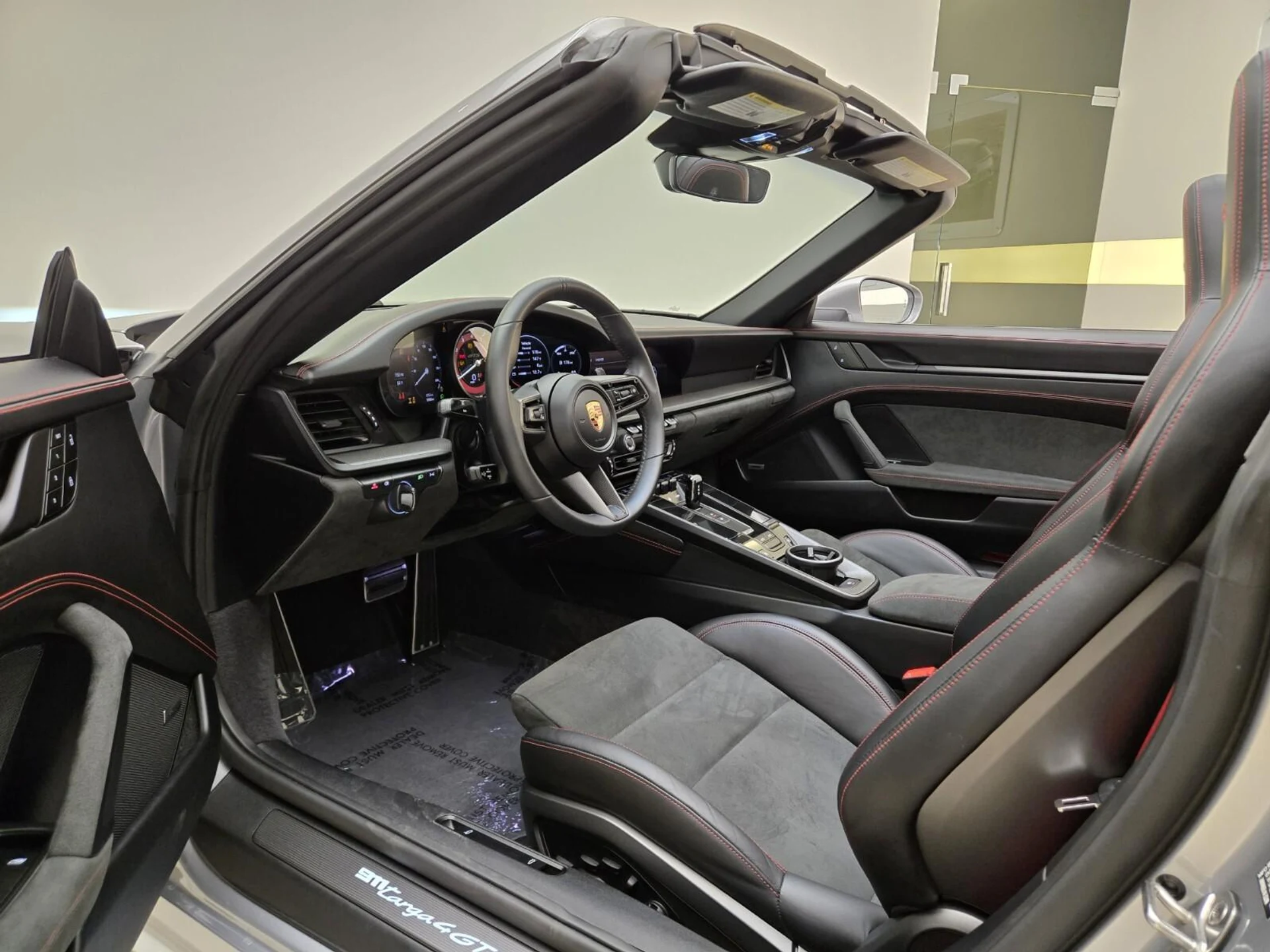mph015_3764806892_Used_2023_Porsche_911_Targa_4_GTS_1753163247_bac124398d