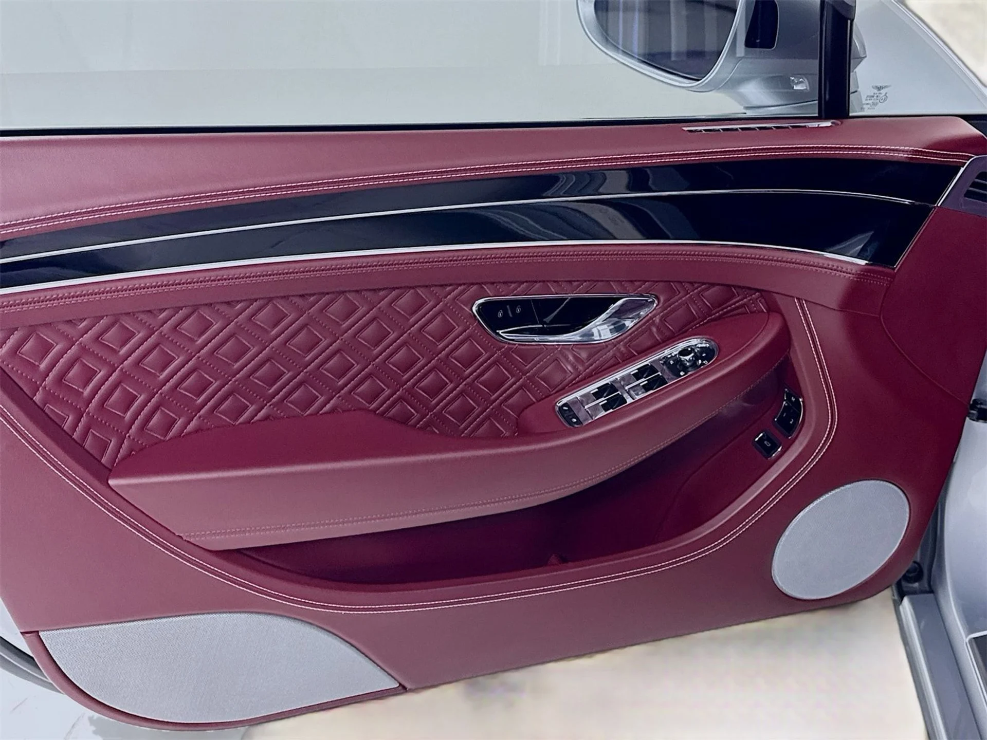 mph015_3765921472_7c8e089bc6eafe1cb1d3db5429d98267x_dfef69254e