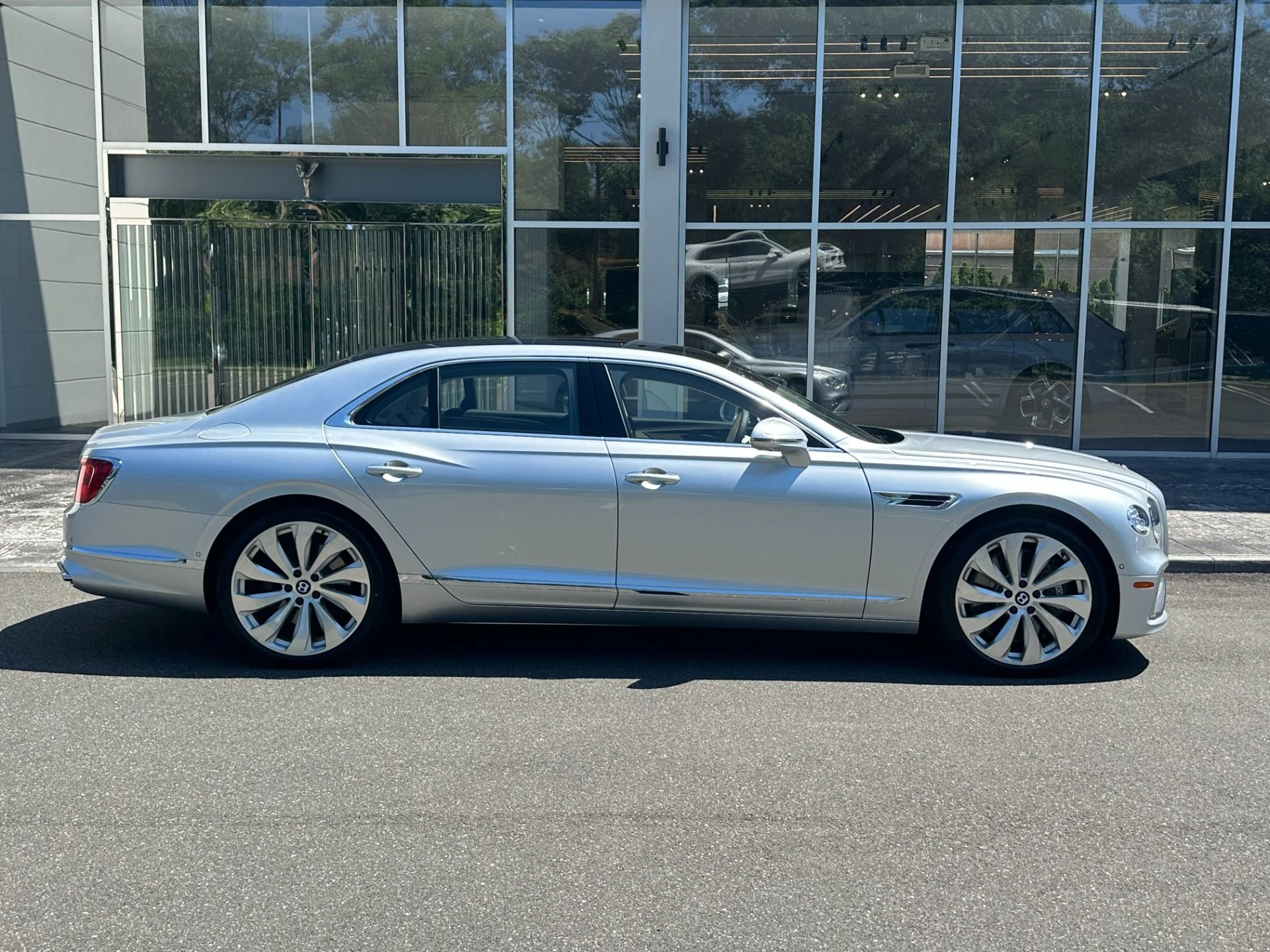 mph015_3769000300_Used_2026_Bentley_Flying_Spur_1784742207_272139f5f1