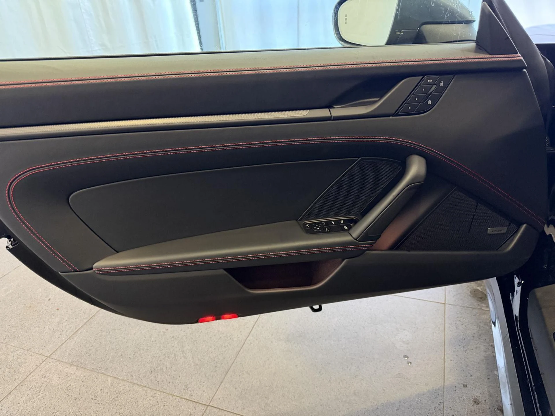 mph015_3769698696_29bb81c0135d40b670944e221c432685x_d9e64f0c5c