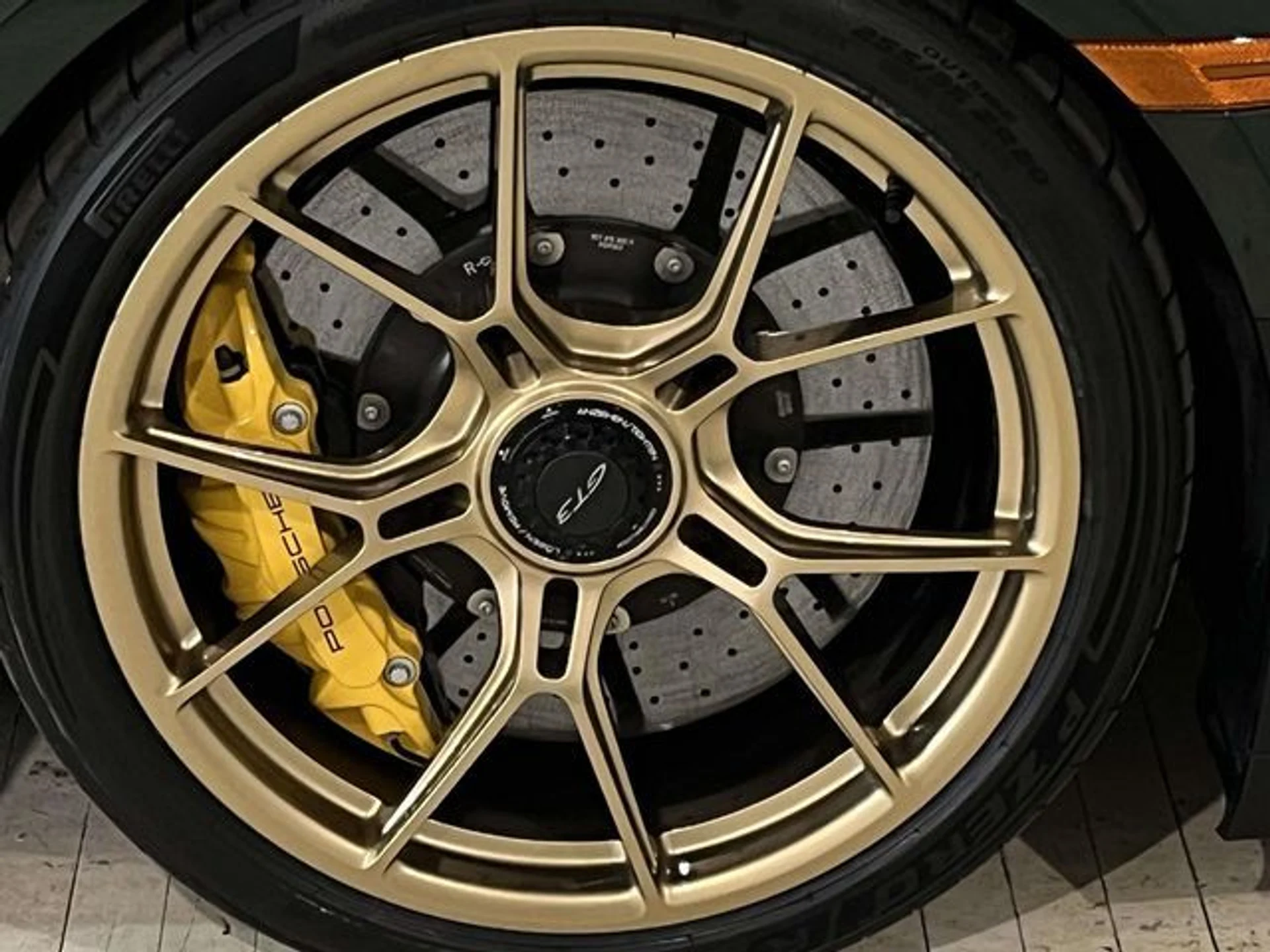 mph015_3773472068_19ec0f15c1993e0355d337b5d1529860x_b960d0938f