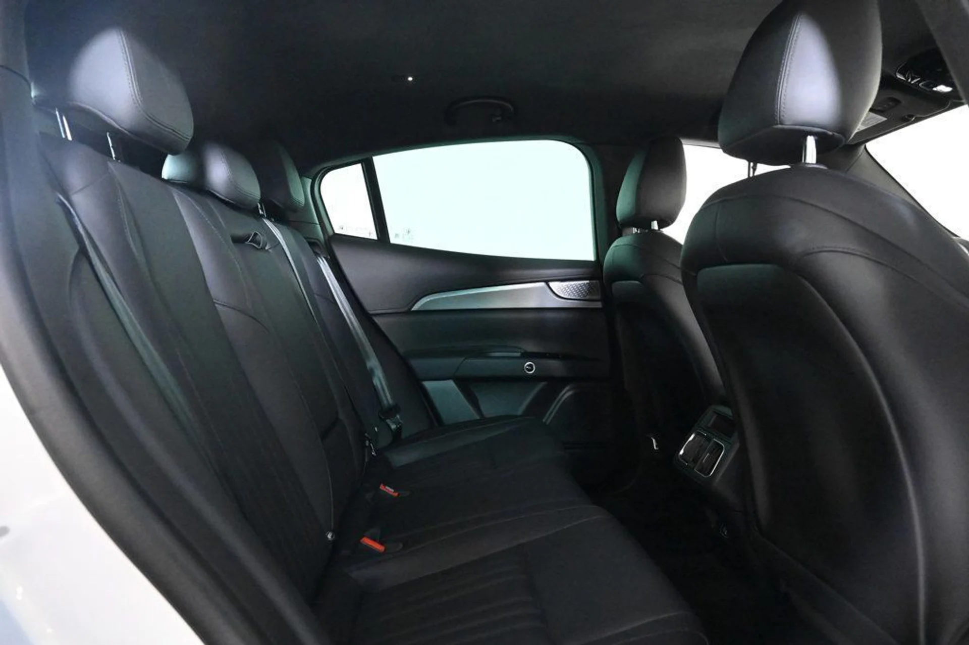 mph015_3774549569_used_2024_maserati_grecale_gt_11350_22936012_15_1024_62372b50c6